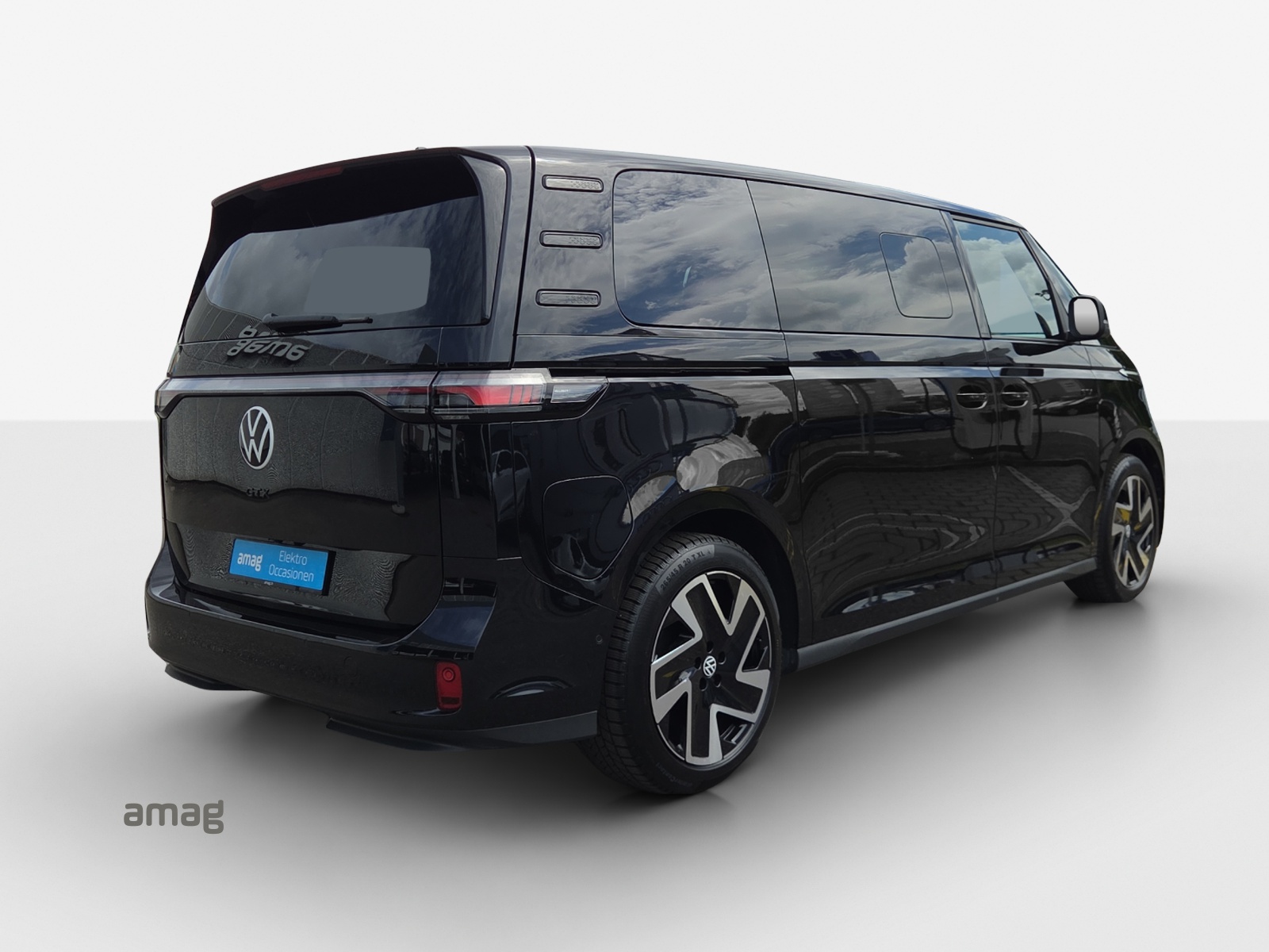 VW ID.Buzz LWB GTX 4 Motion-image-5