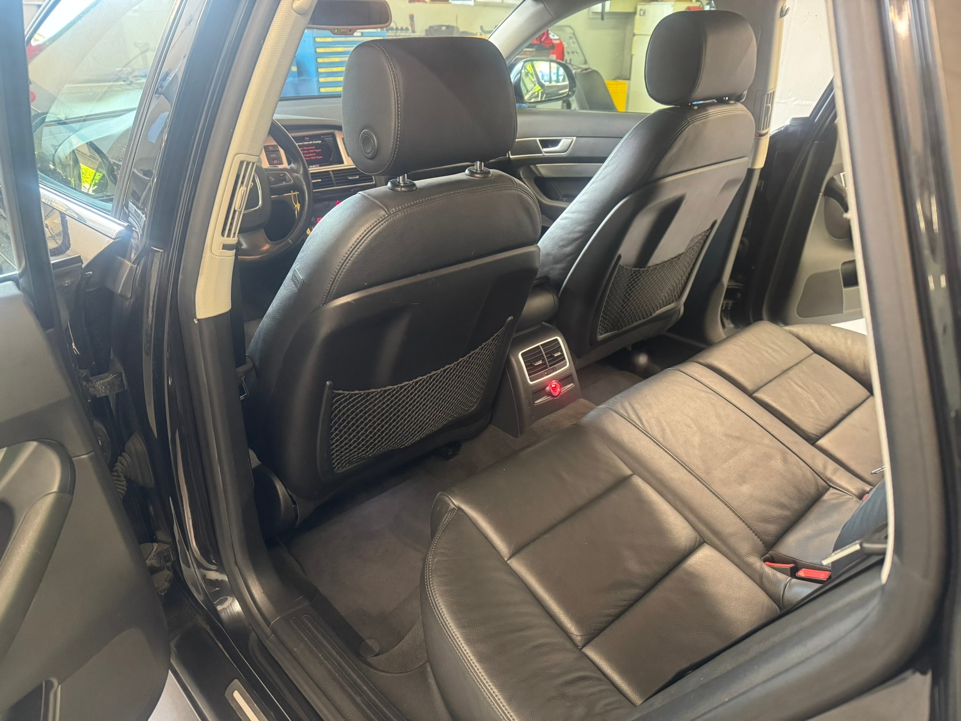 AUDI A6 Avant 3.0 V6 TDI quattro tiptronic-image-15