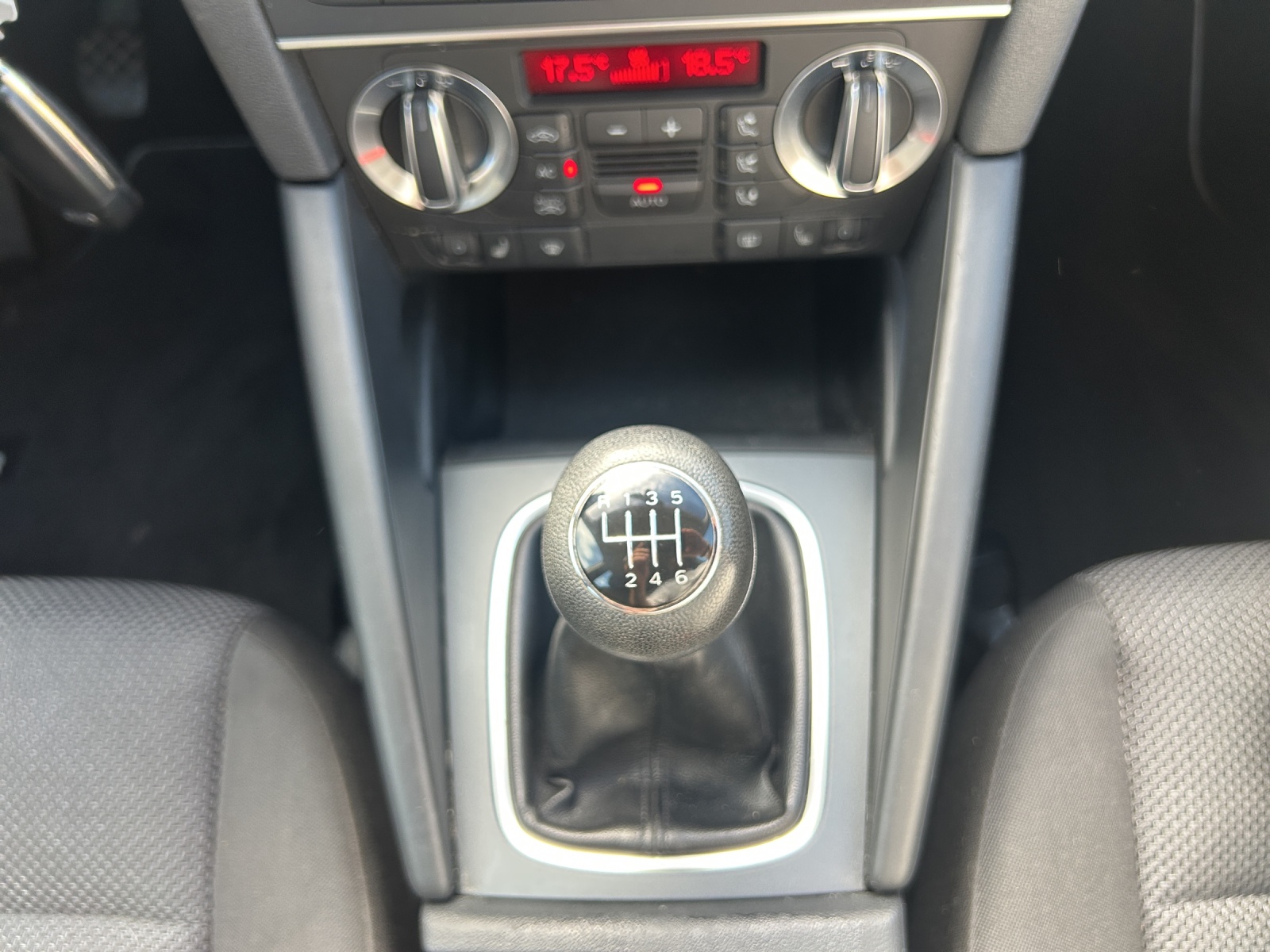 AUDI A3 Sportback 1.2 TFSI Ambition-image-13