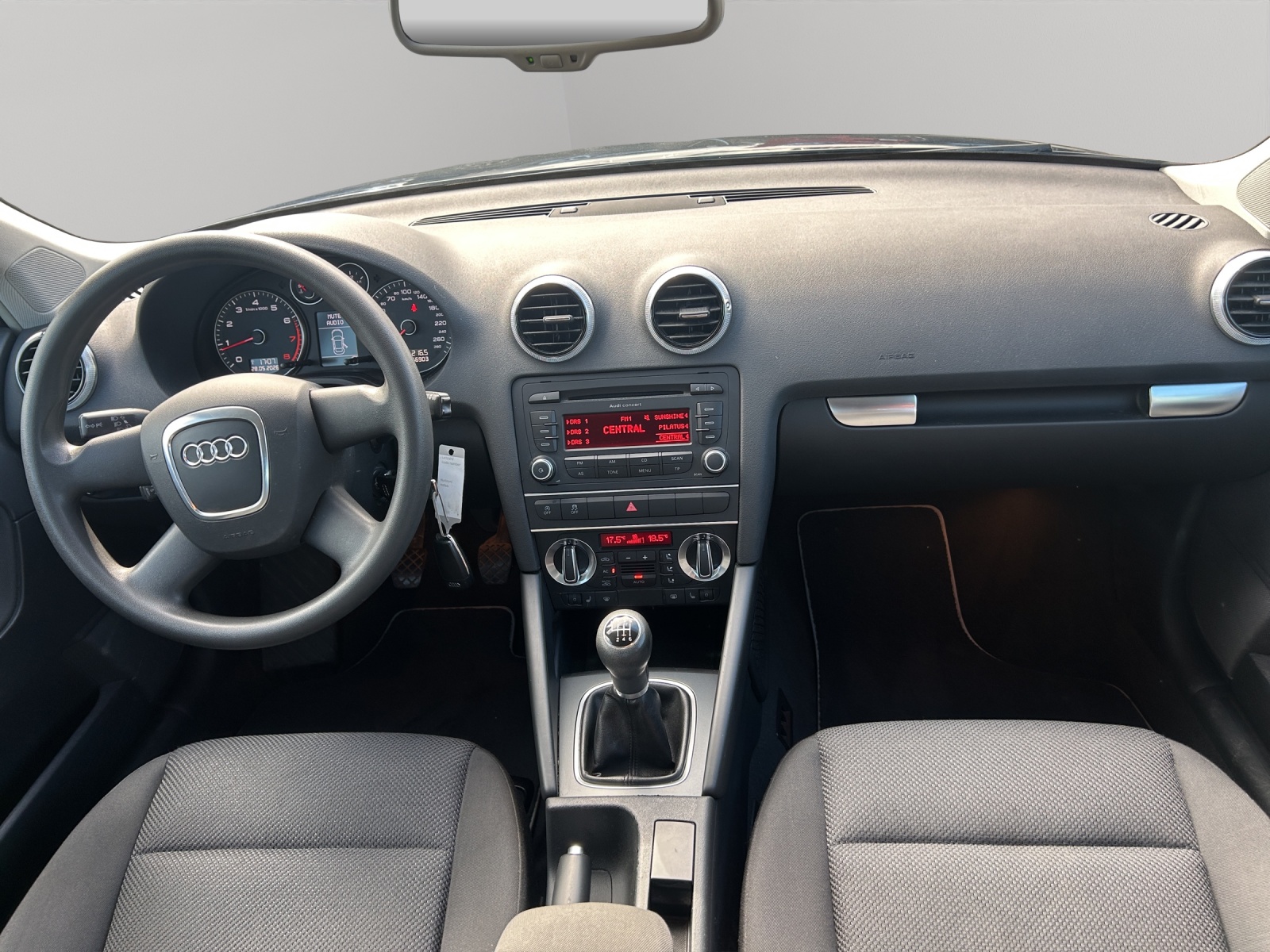 AUDI A3 Sportback 1.2 TFSI Ambition-image-10