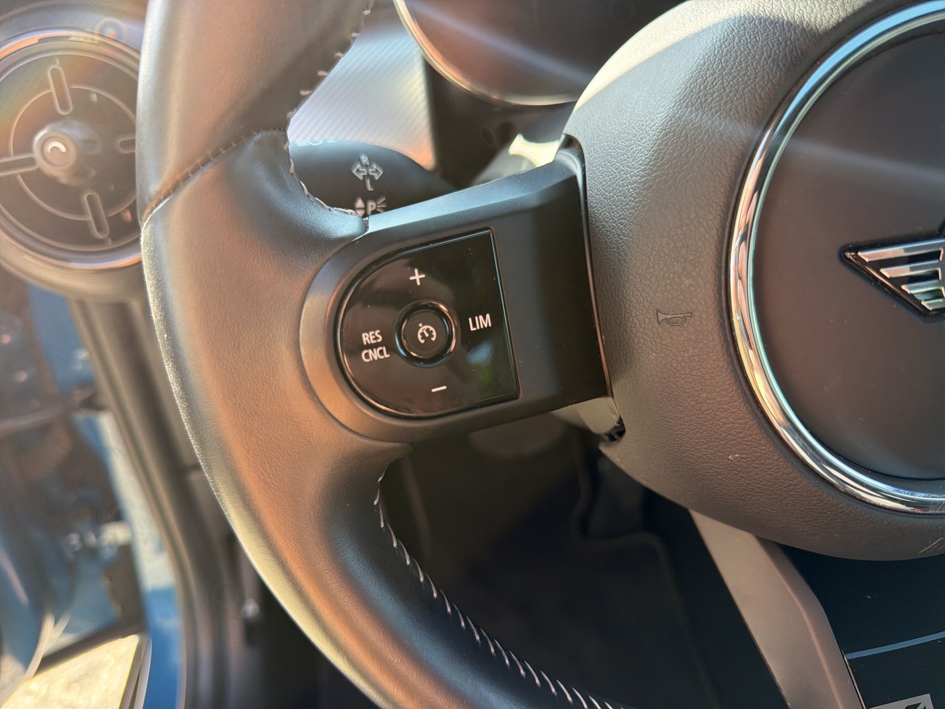 MINI Cooper SE Mosaert Edition-image-14