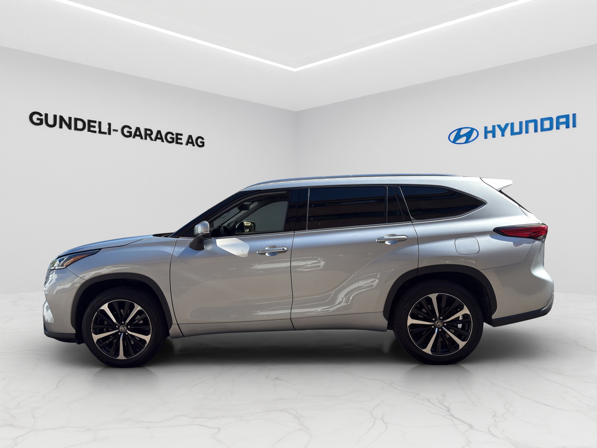 TOYOTA Highlander 2.5 HSD Premium e-CVT-image-2