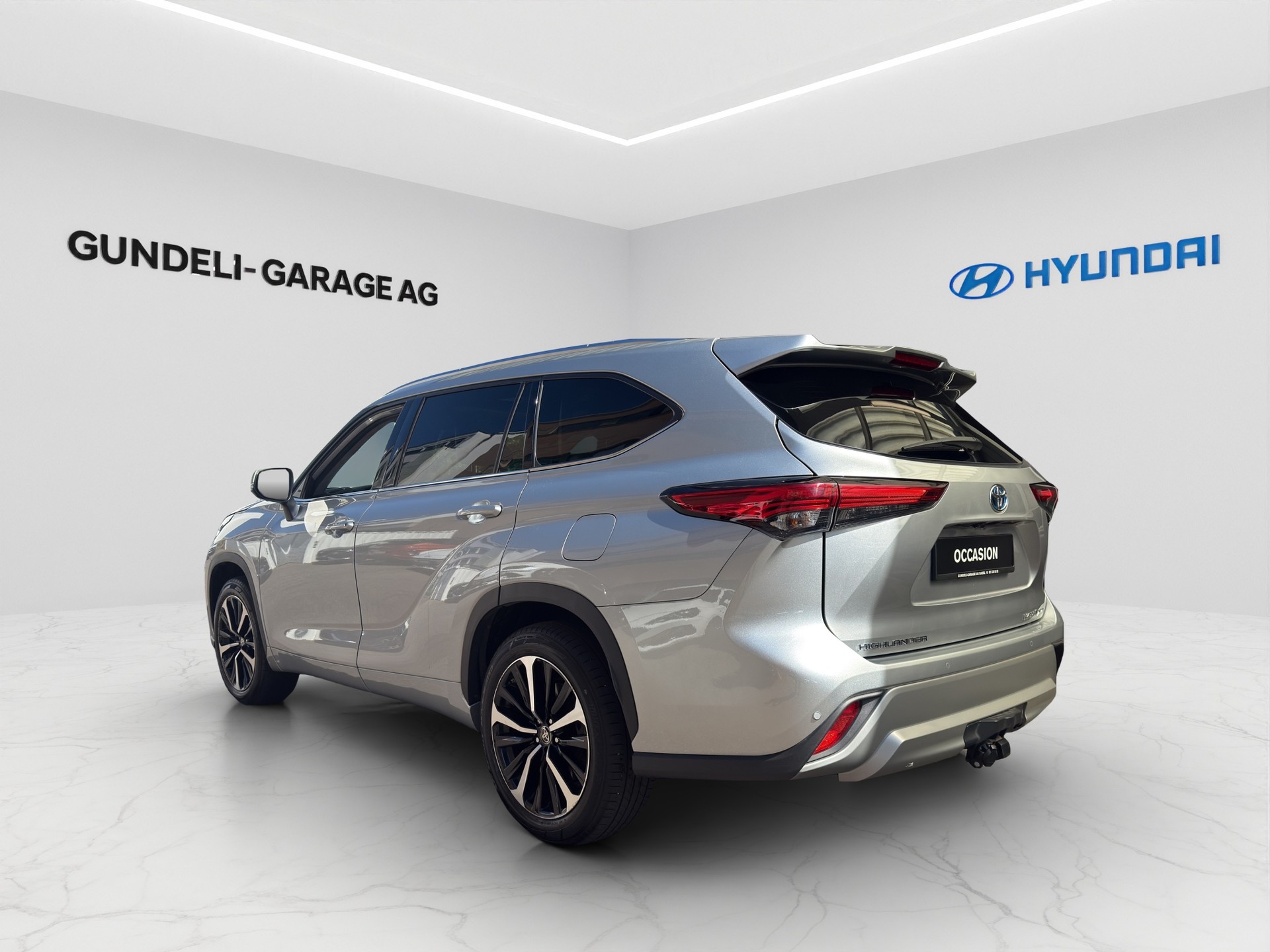 TOYOTA Highlander 2.5 HSD Premium e-CVT-image-3