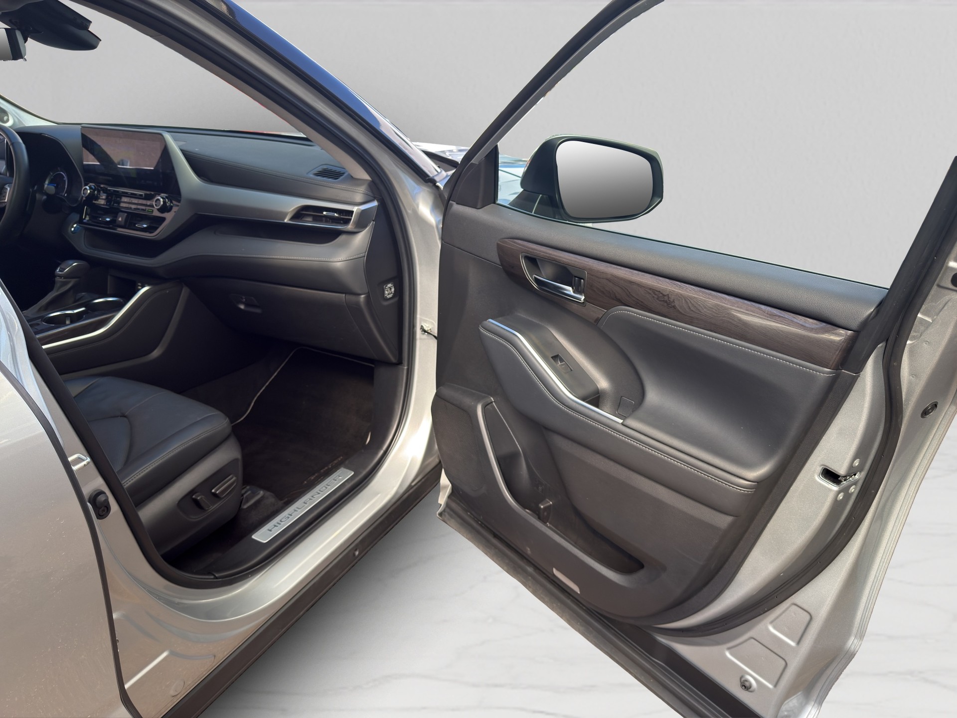 TOYOTA Highlander 2.5 HSD Premium e-CVT-image-19