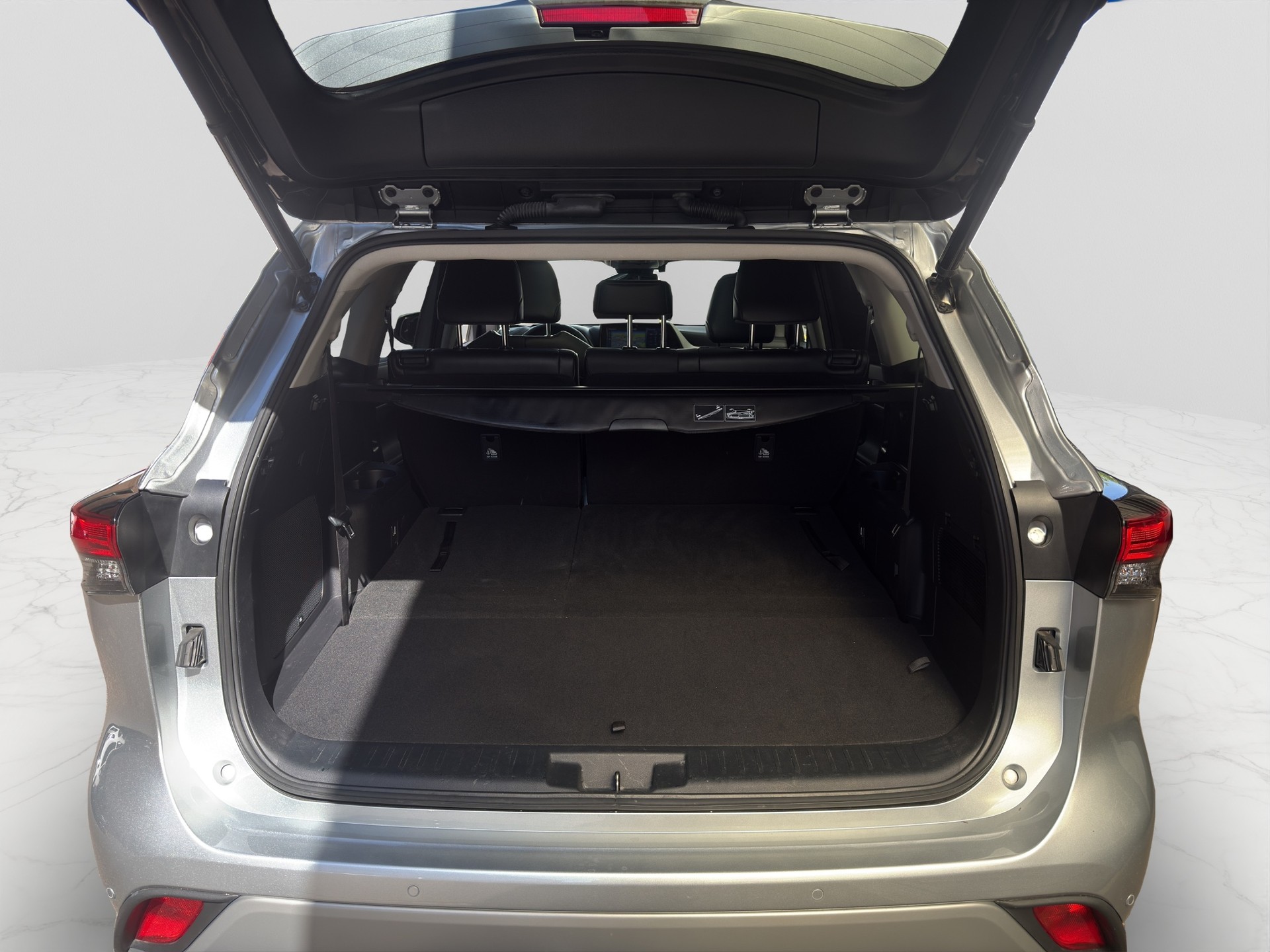 TOYOTA Highlander 2.5 HSD Premium e-CVT-image-21