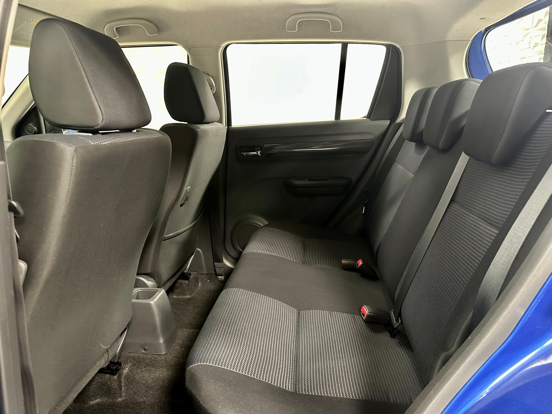 SUZUKI Swift 1.3i 16V GL Top Piz Sulai LE 4x4-image-12