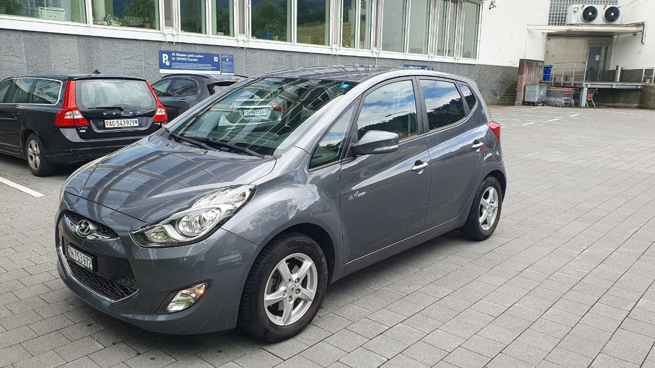 HYUNDAI 1.6 Style