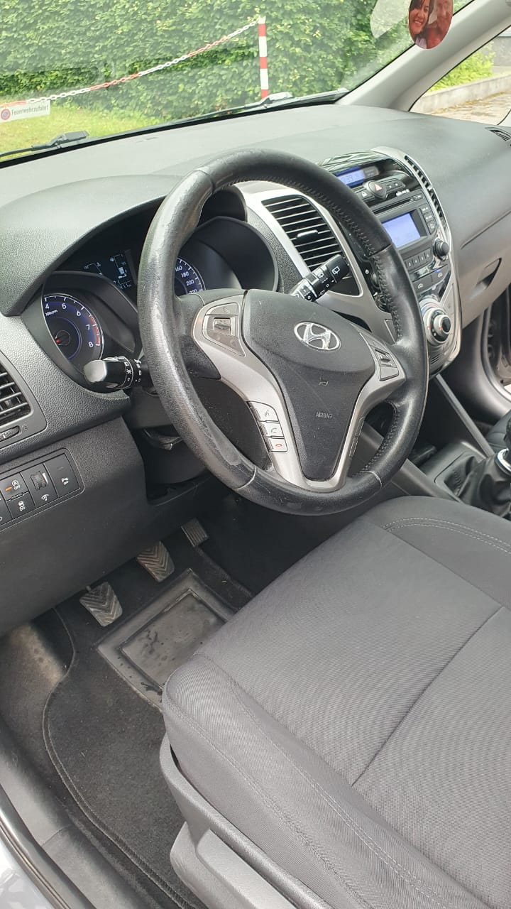 HYUNDAI 1.6 Style-image-5