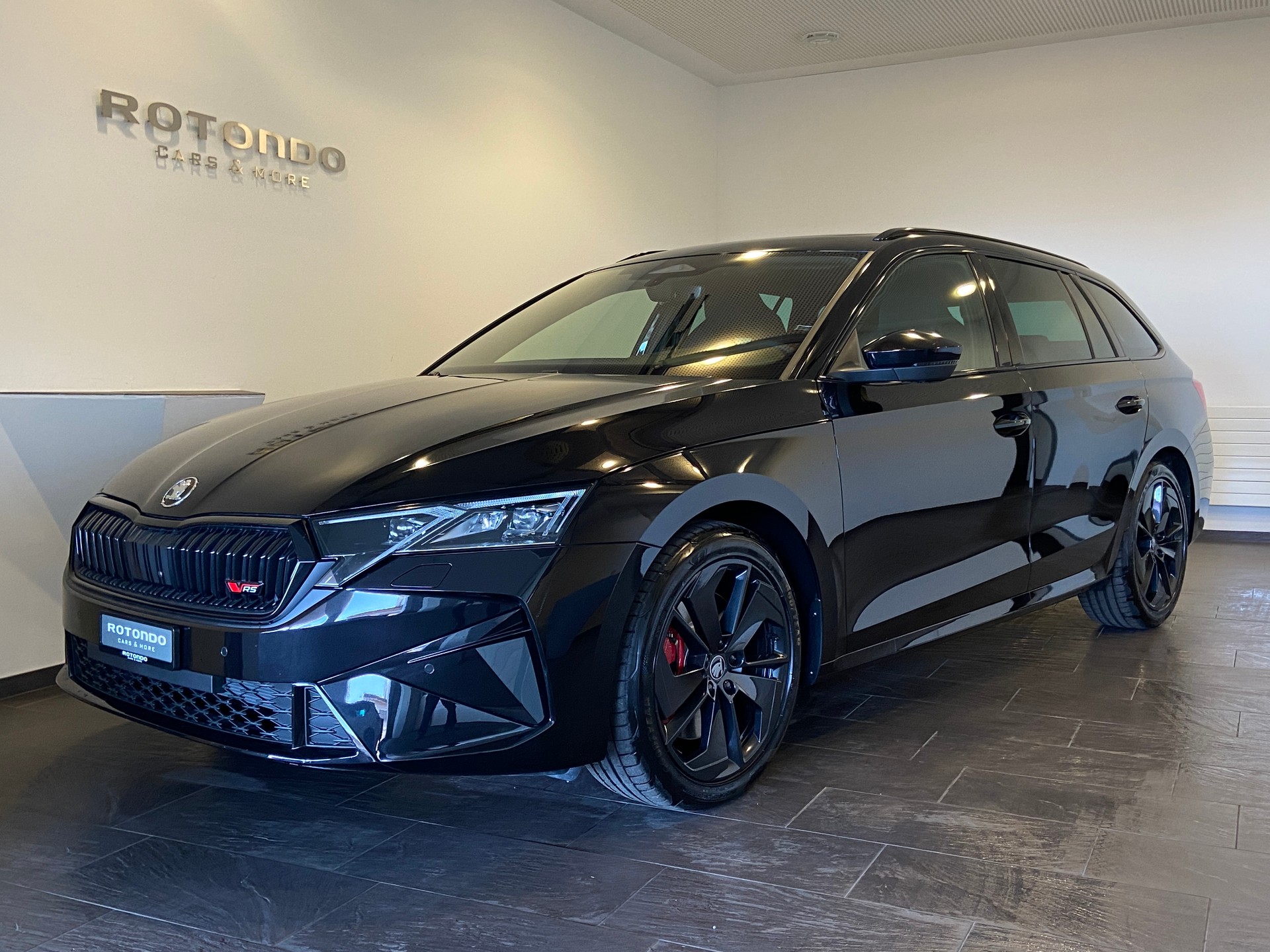 SKODA Octavia Combi 2.0 TSI DSG RS-image-0