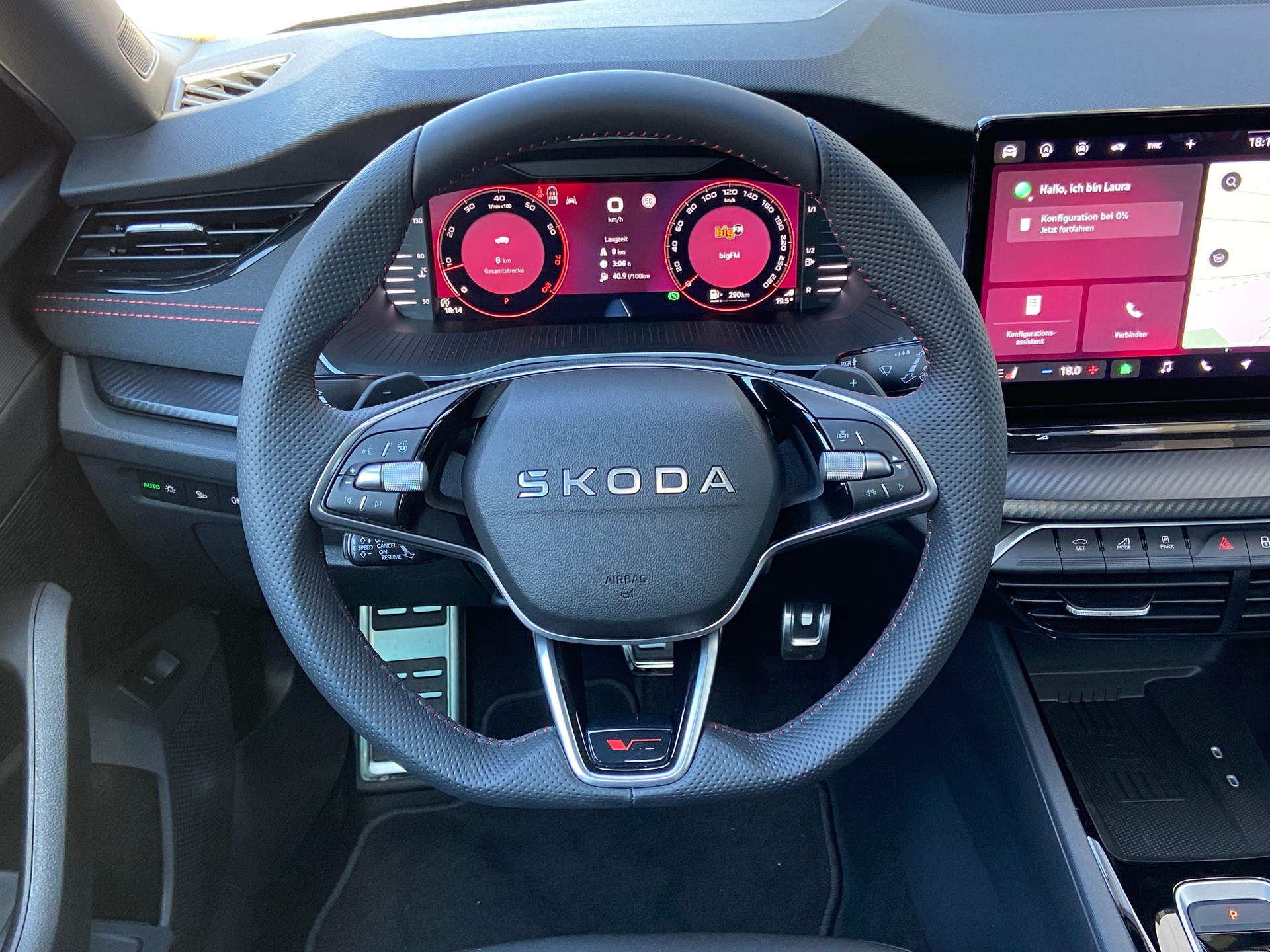 SKODA Octavia Combi 2.0 TSI DSG RS-image-10