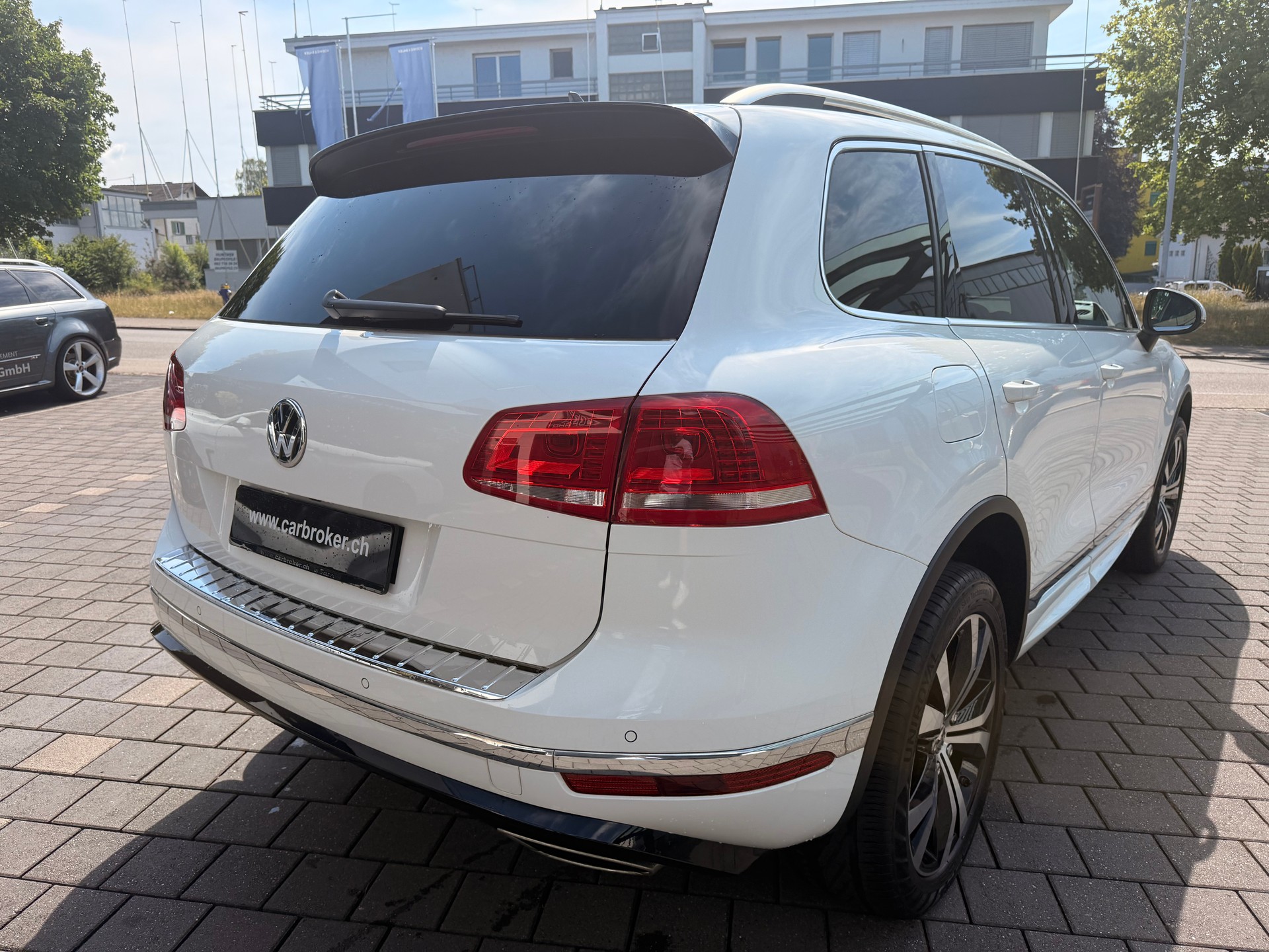VW 3.0 TDI R-Line BMT-image-8