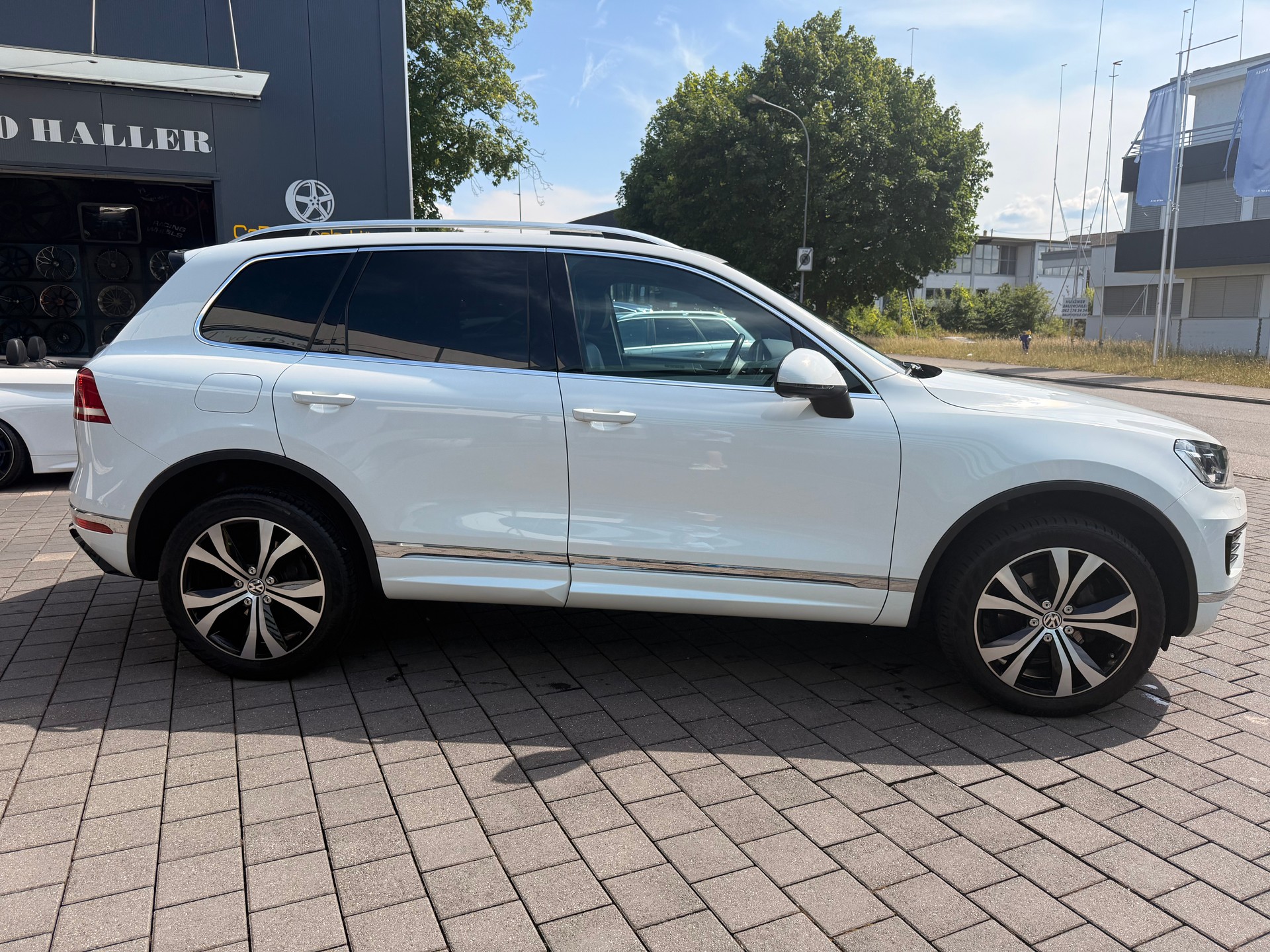 VW 3.0 TDI R-Line BMT-image-6