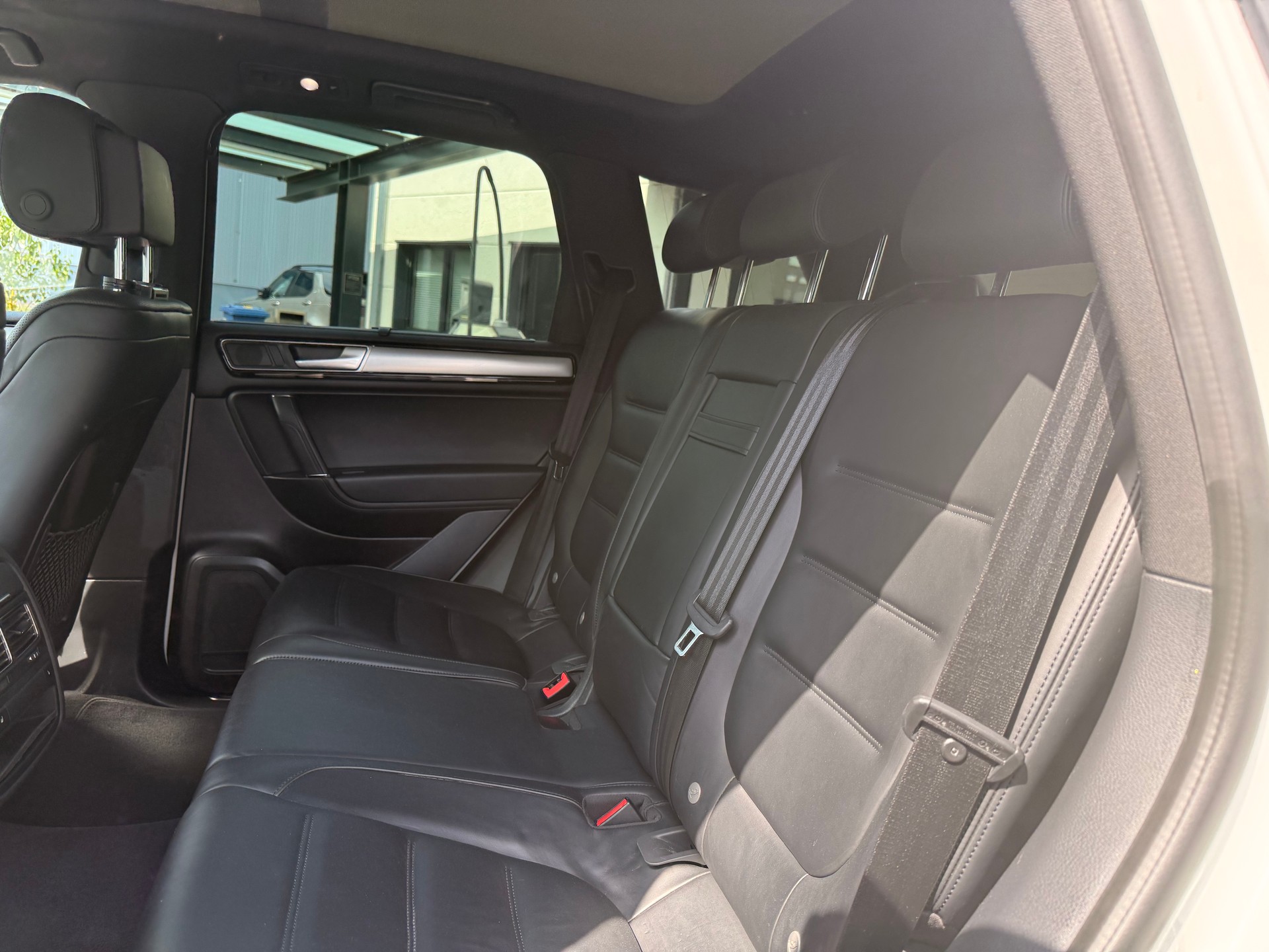 VW 3.0 TDI R-Line BMT-image-12