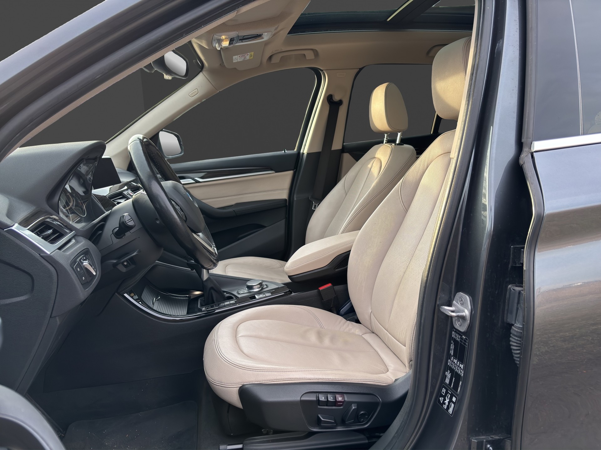 BMW X1 xDrive 20i Sport Line Steptronic-image-9