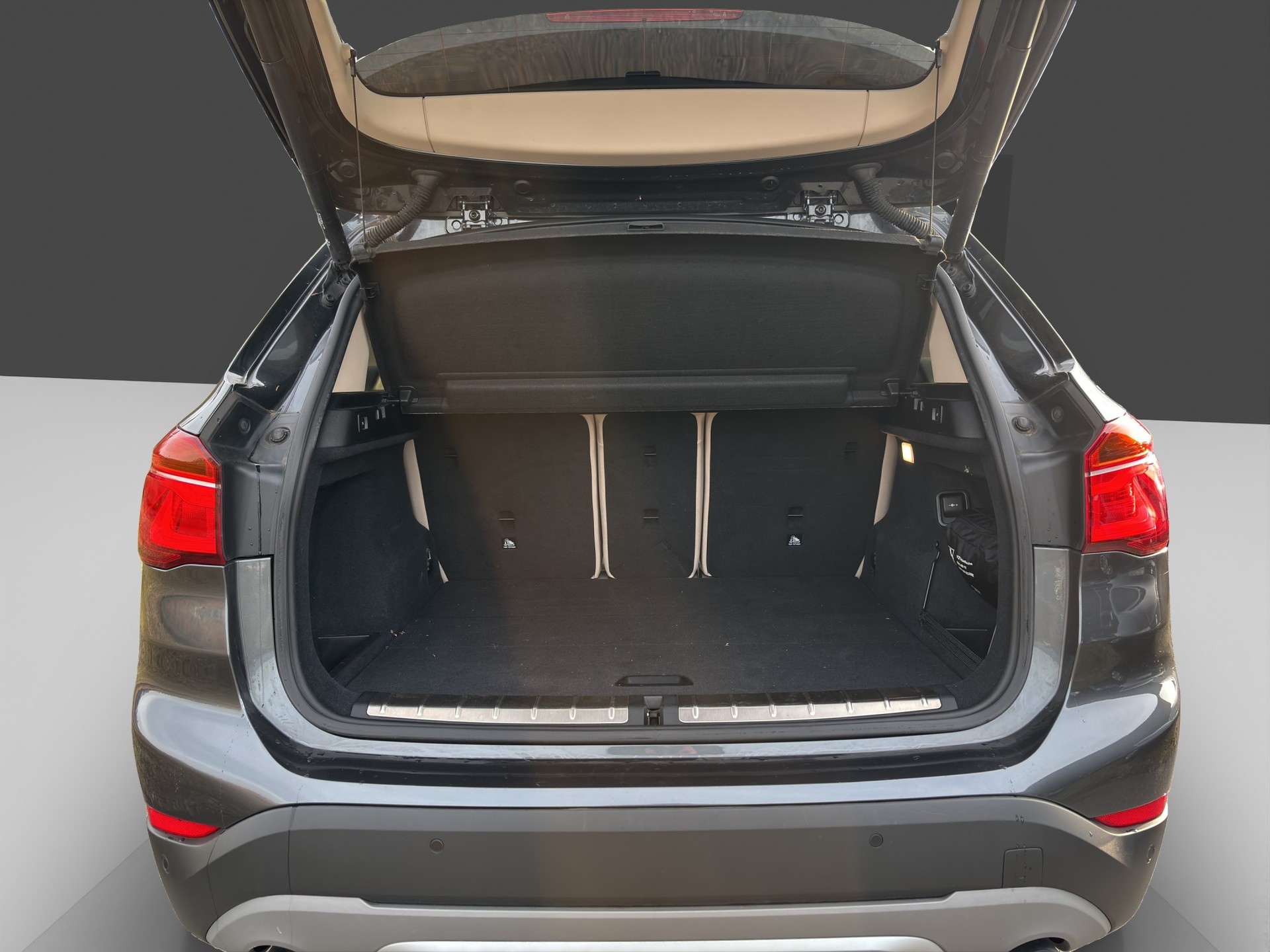 BMW X1 xDrive 20i Sport Line Steptronic-image-8