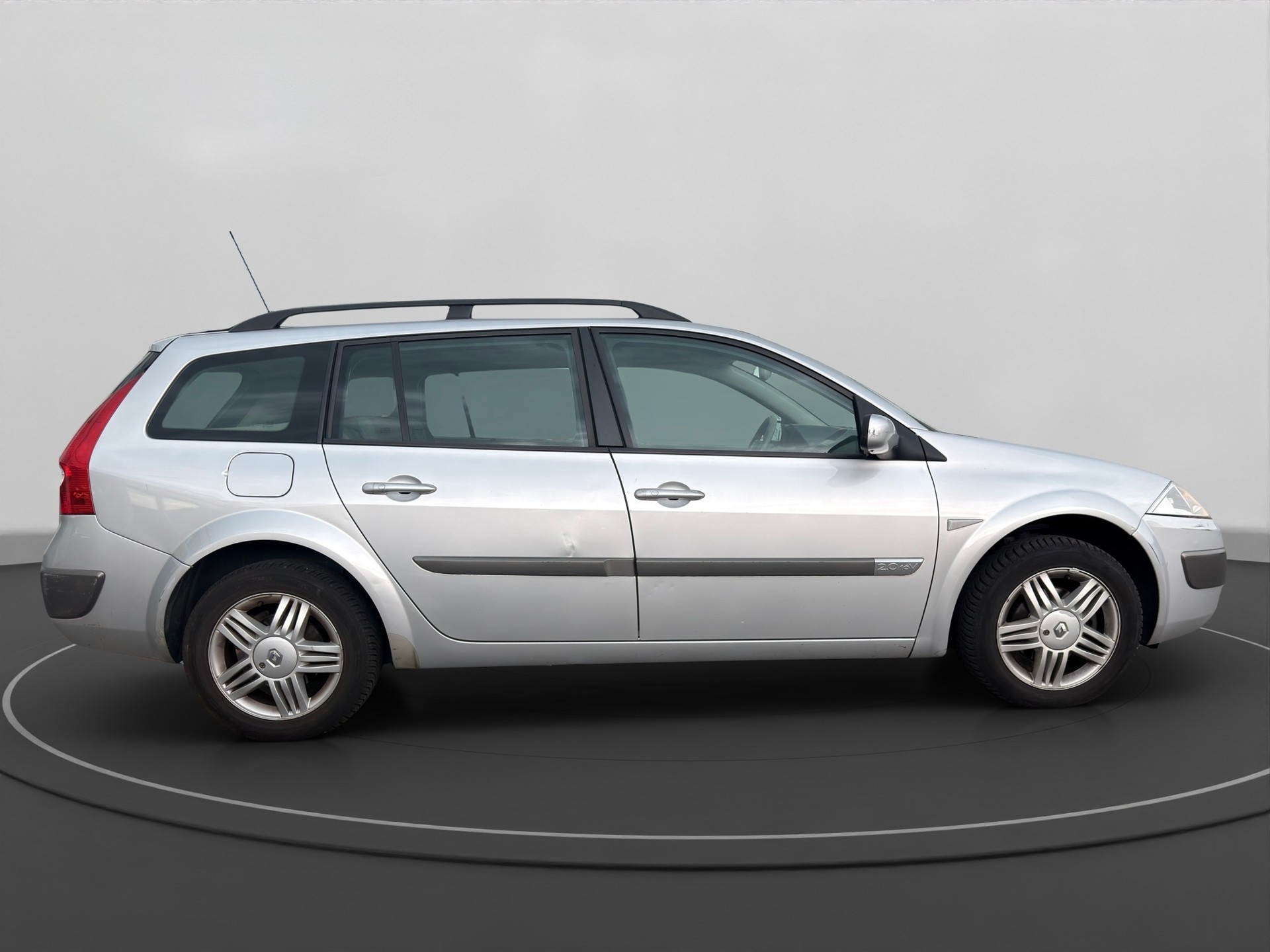 RENAULT Mégane Break 2.0 16V Expression-image-5