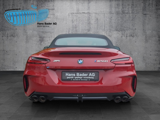 BMW Z4 M40i-showroom-element-3