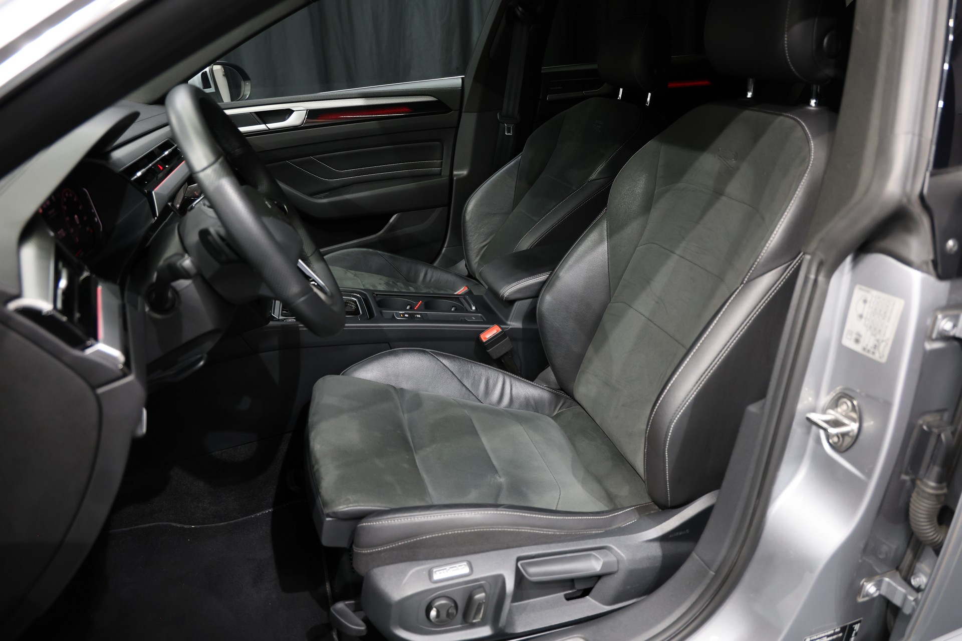VW Arteon SB 2.0 TDI R-Line 4Motion DSG Shooting Brake-image-5