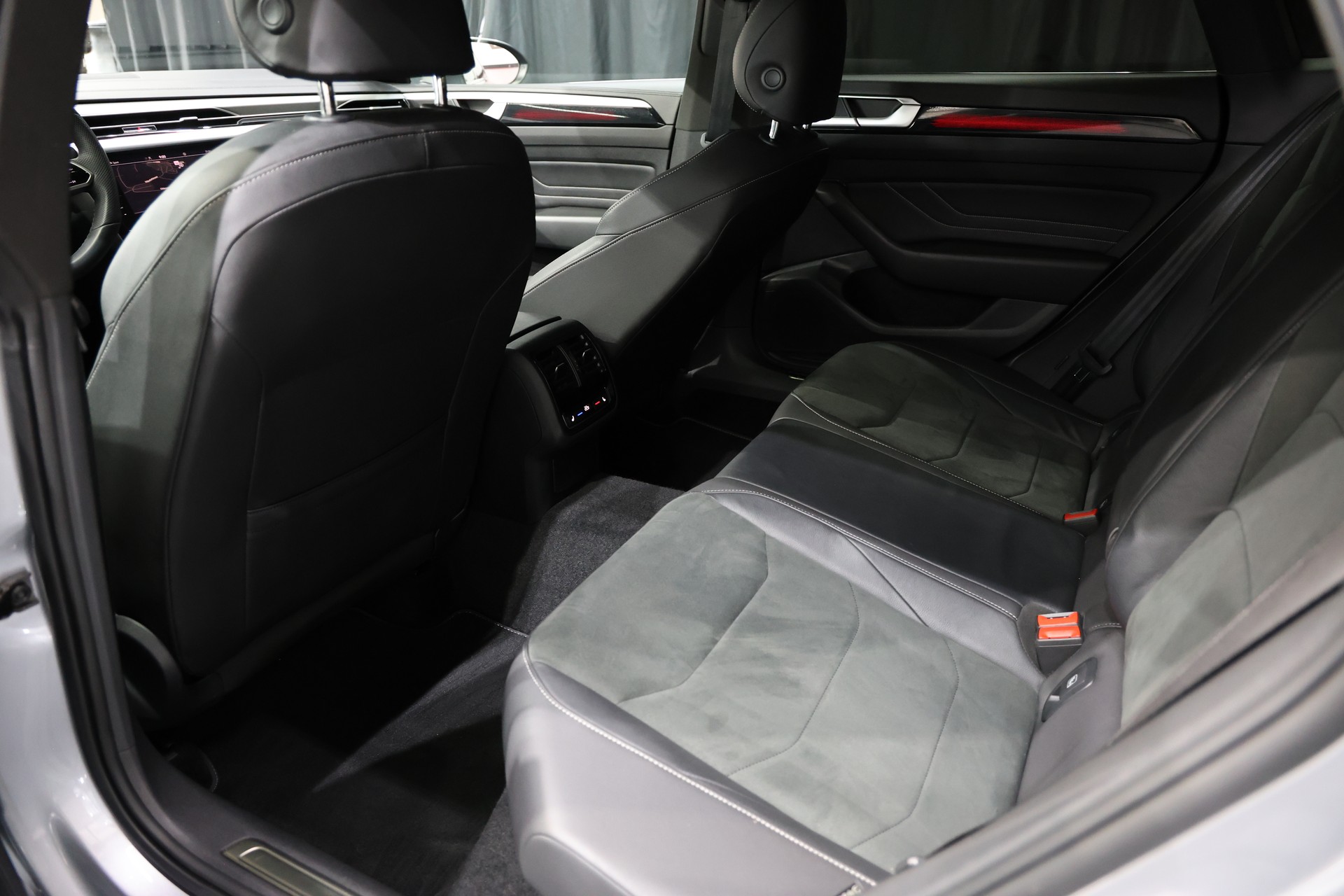 VW Arteon SB 2.0 TDI R-Line 4Motion DSG Shooting Brake-image-6