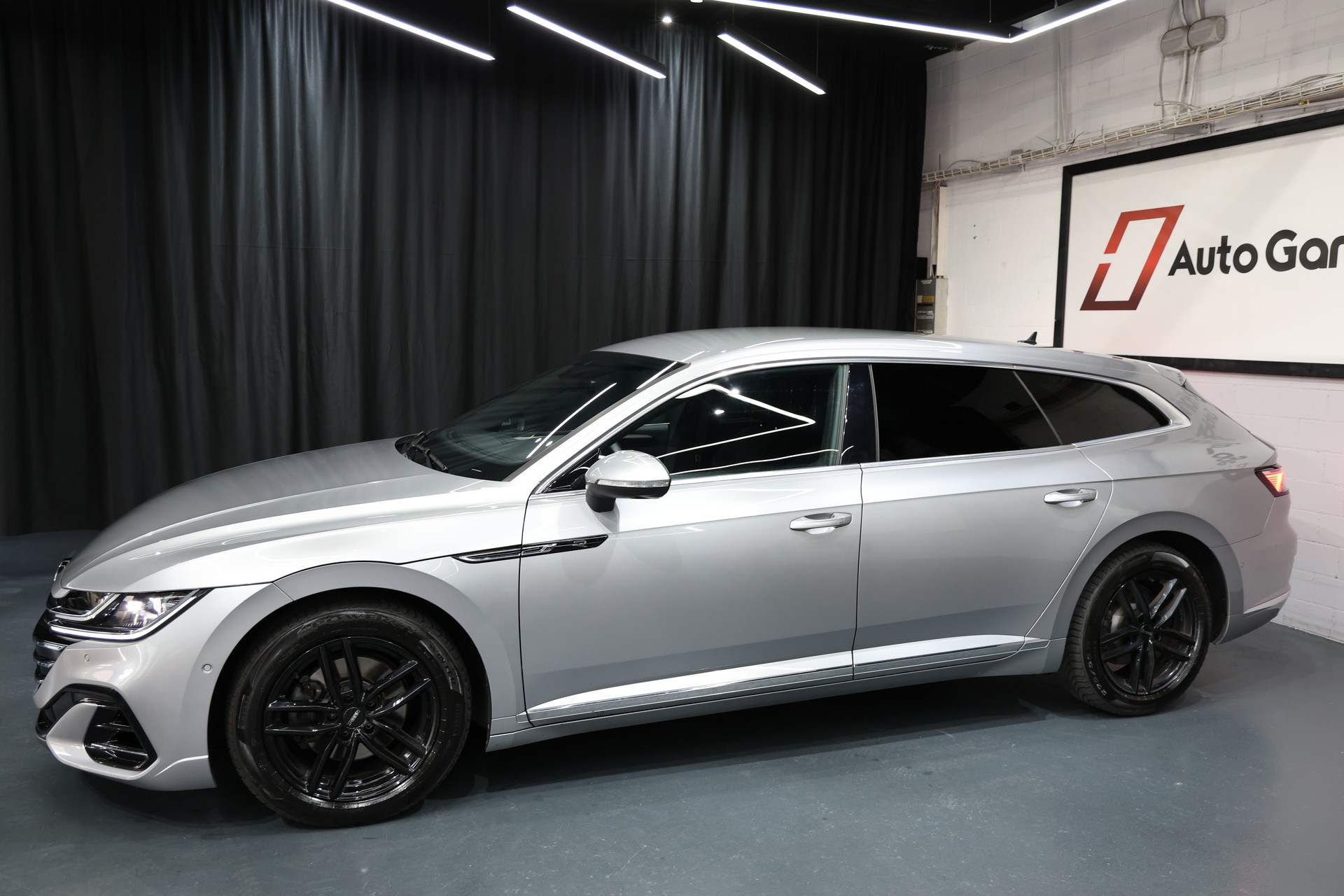 VW Arteon SB 2.0 TDI R-Line 4Motion DSG Shooting Brake-image-1