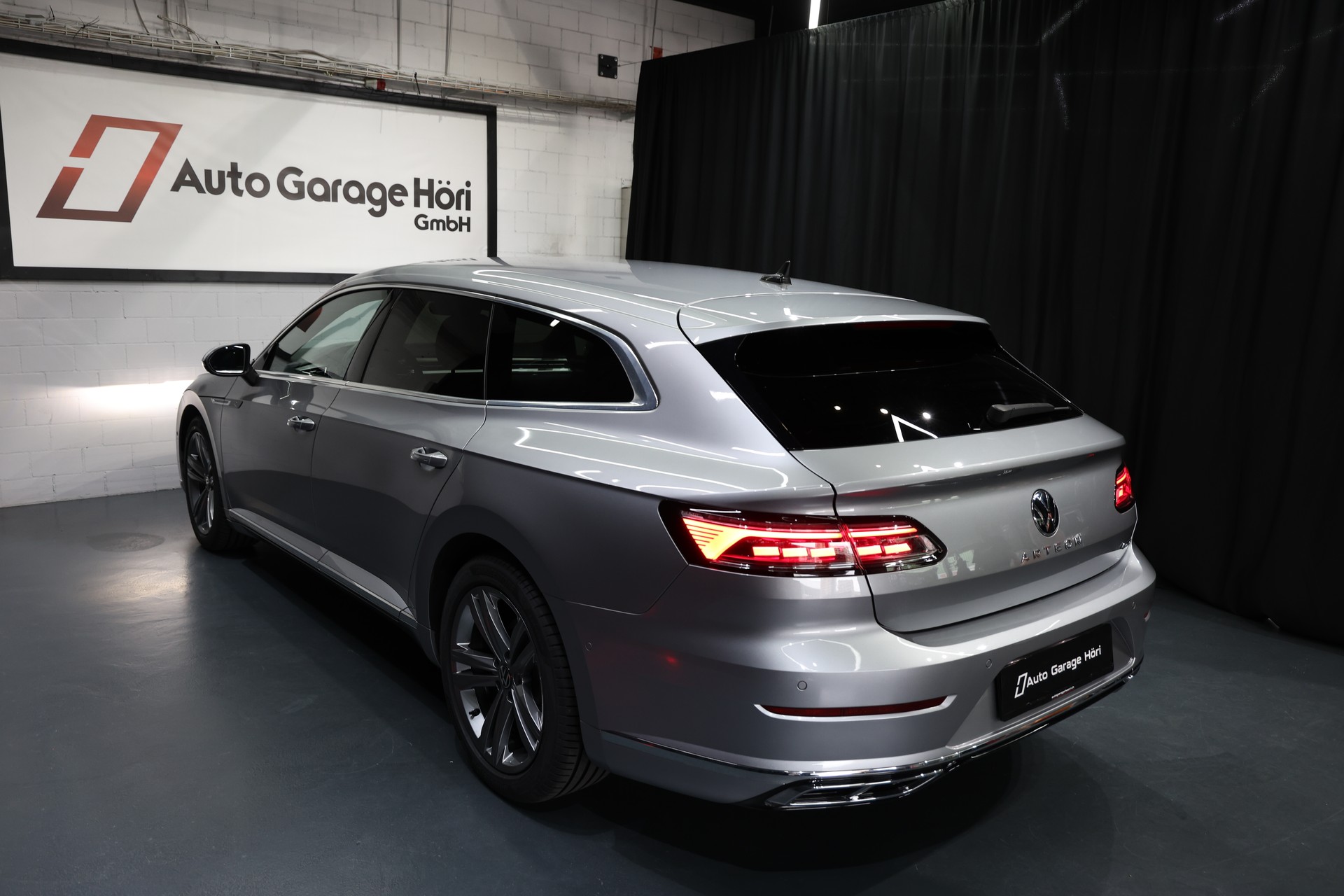 VW Arteon SB 2.0 TDI R-Line 4Motion DSG Shooting Brake-image-13