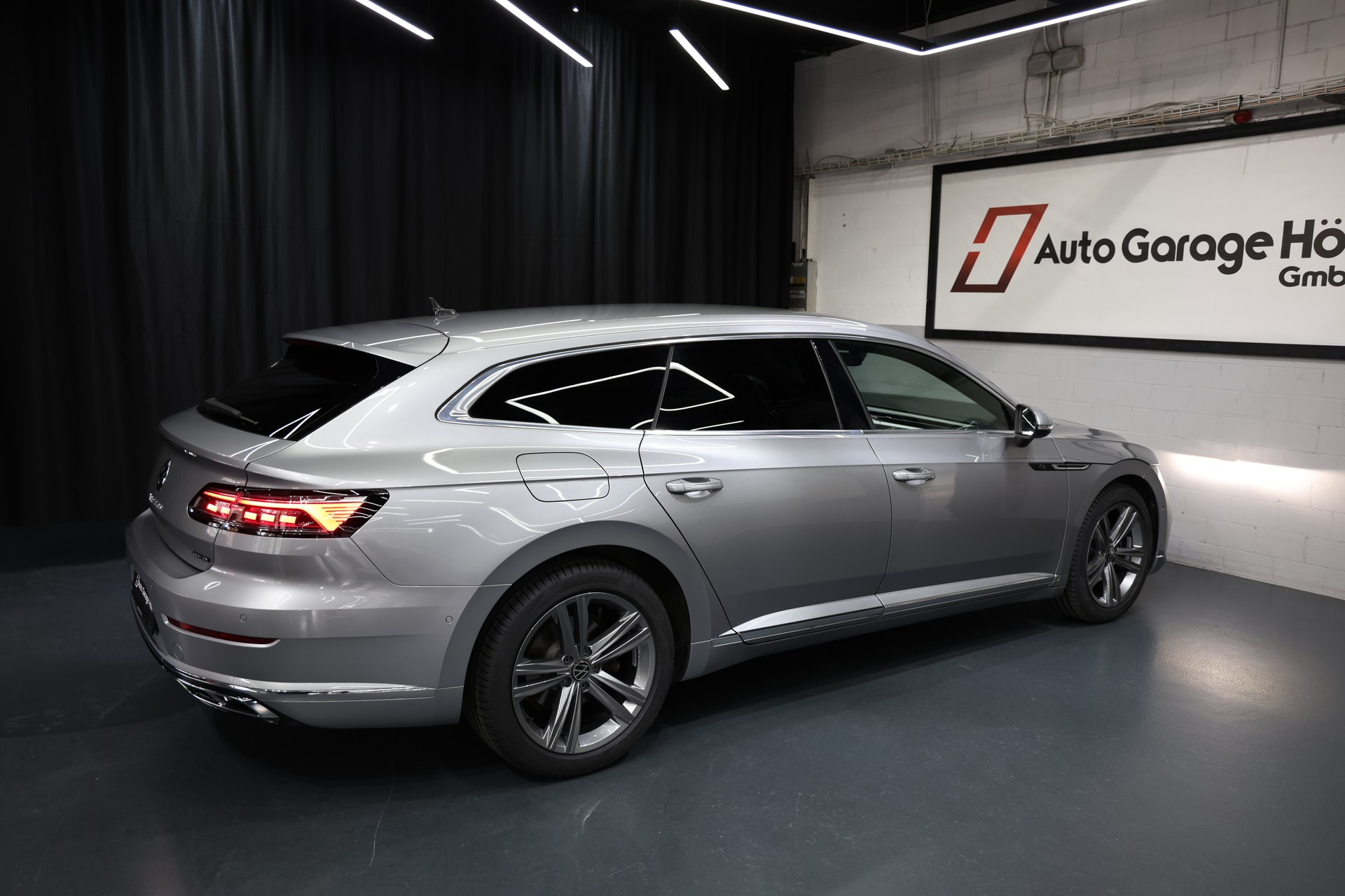 VW Arteon SB 2.0 TDI R-Line 4Motion DSG Shooting Brake-image-10