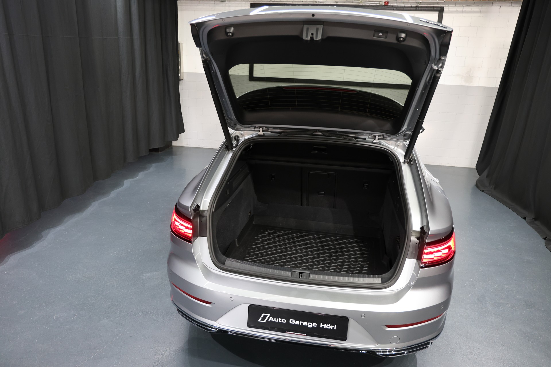 VW Arteon SB 2.0 TDI R-Line 4Motion DSG Shooting Brake-image-14