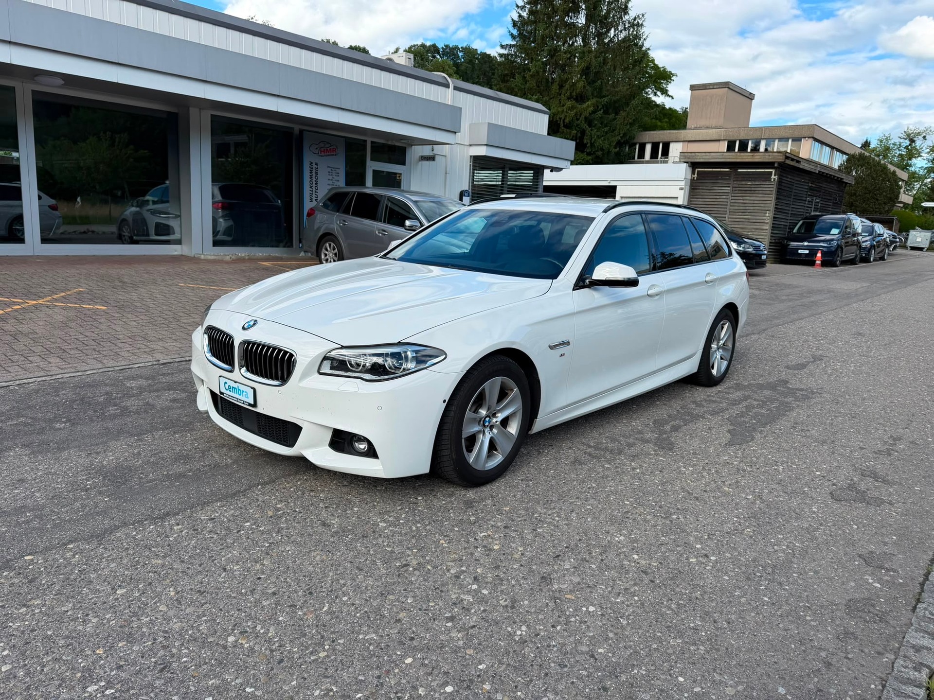 BMW 520d Touring xDrive Steptronic-showroom-element-2