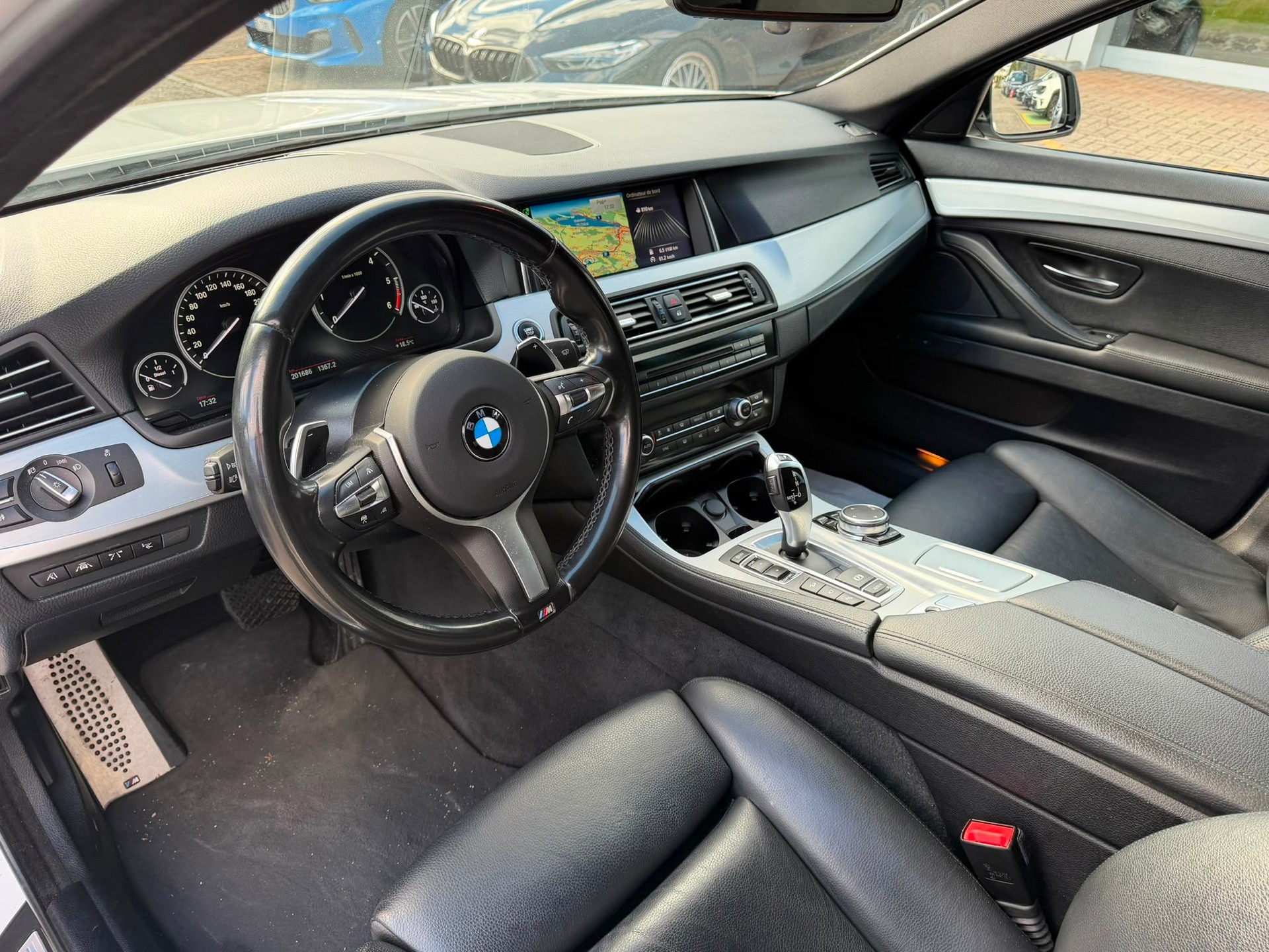 BMW 520d Touring xDrive Steptronic-image-6
