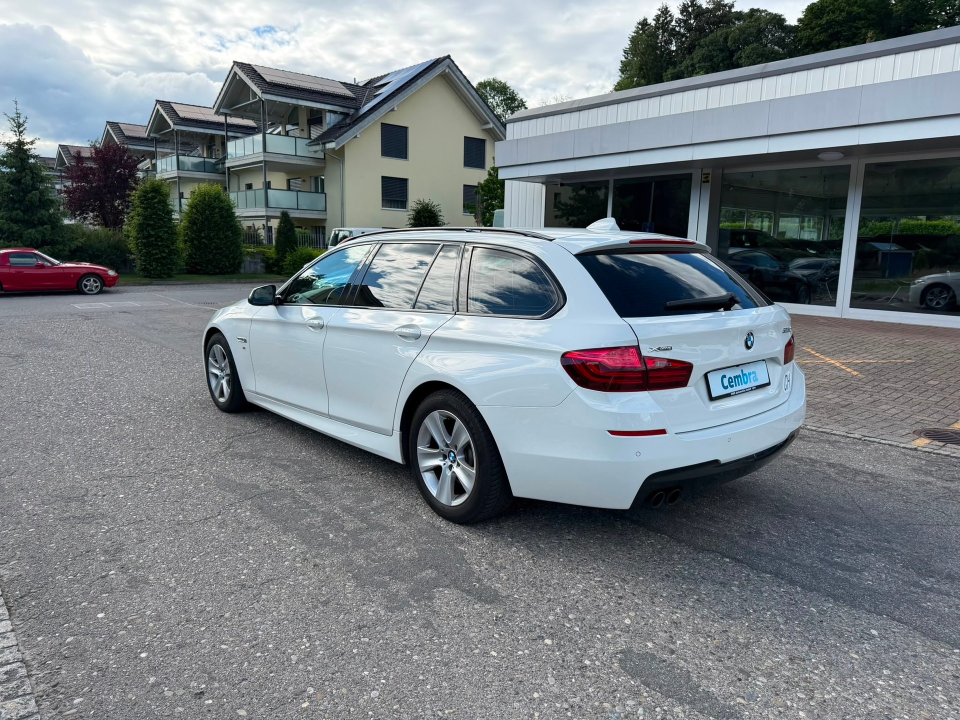 BMW 520d Touring xDrive Steptronic-showroom-element-1