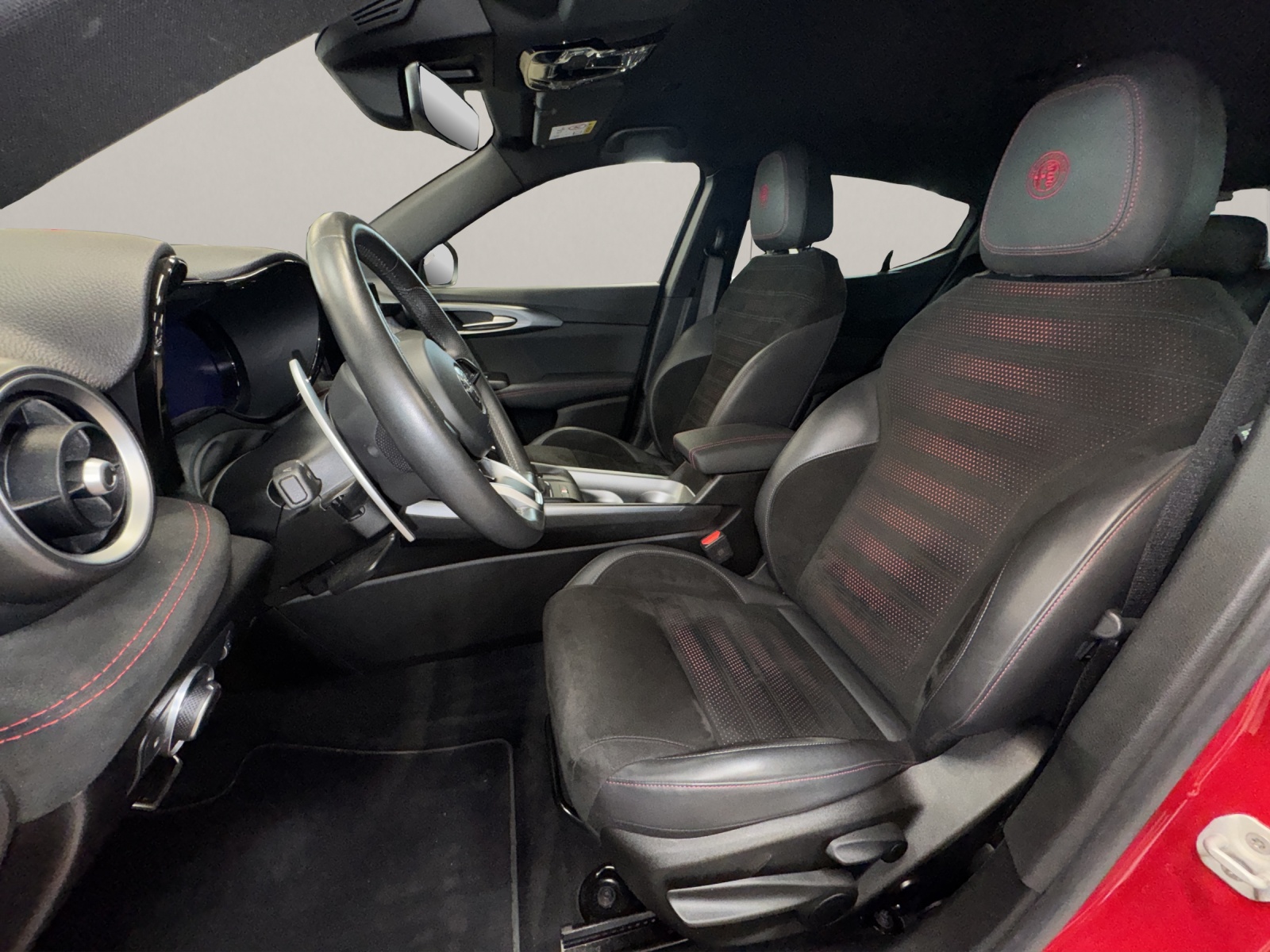 ALFA ROMEO Tonale 1.3 Plug-in Hybrid Veloce Q4-image-9