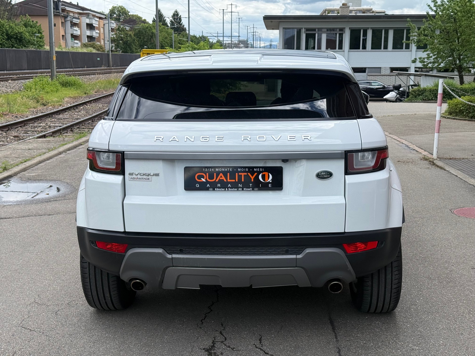LAND ROVER Range Rover Evoque 2.0 TD4 HSE AT9-image-4