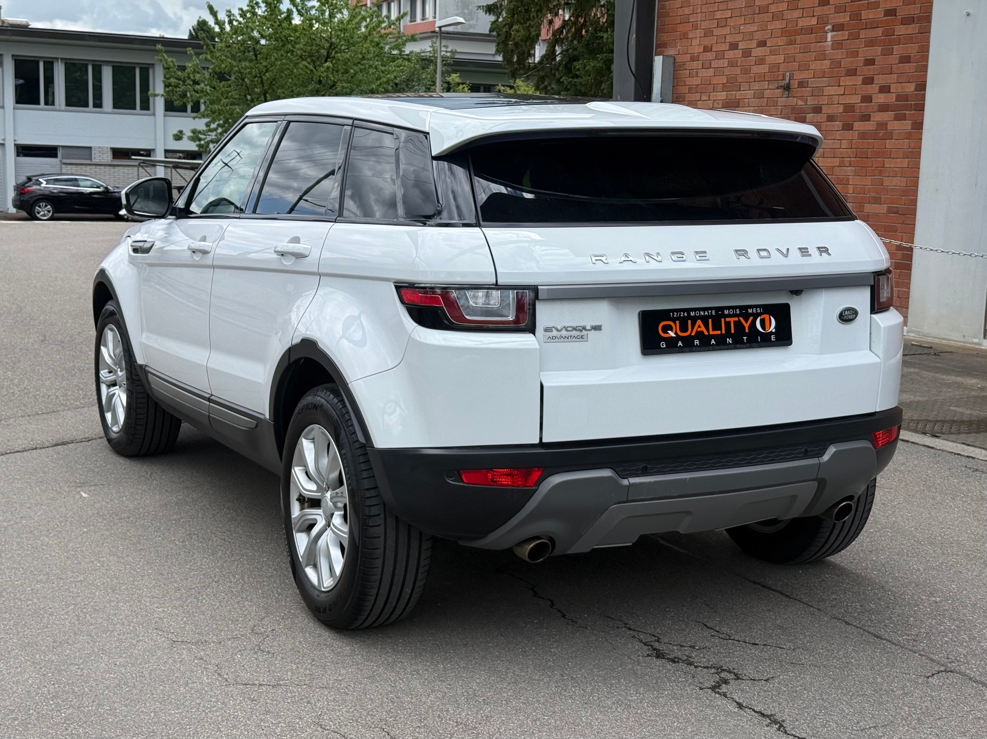 LAND ROVER Range Rover Evoque 2.0 TD4 HSE AT9-image-3