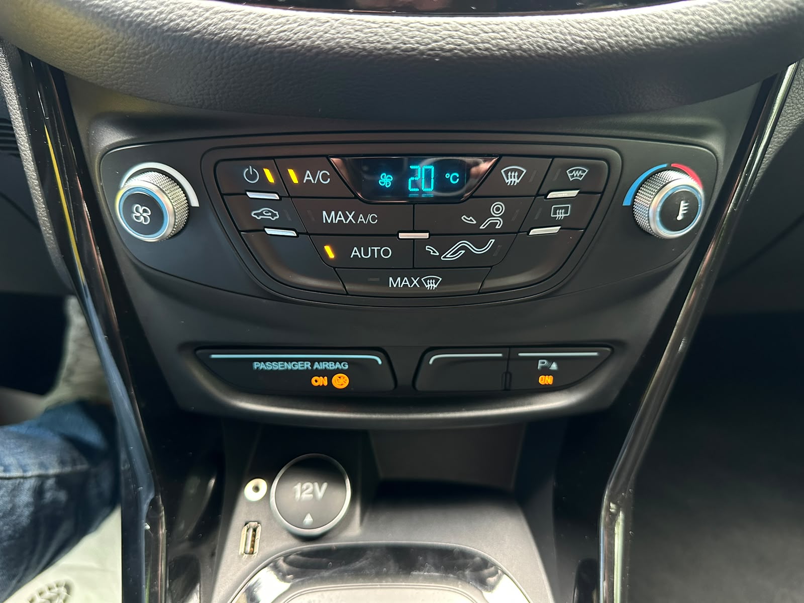 FORD B-Max 1.6 Ti-VCT Titanium PowerShift-image-21