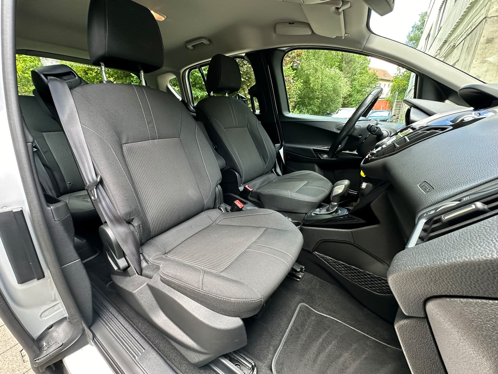 FORD B-Max 1.6 Ti-VCT Titanium PowerShift-image-17