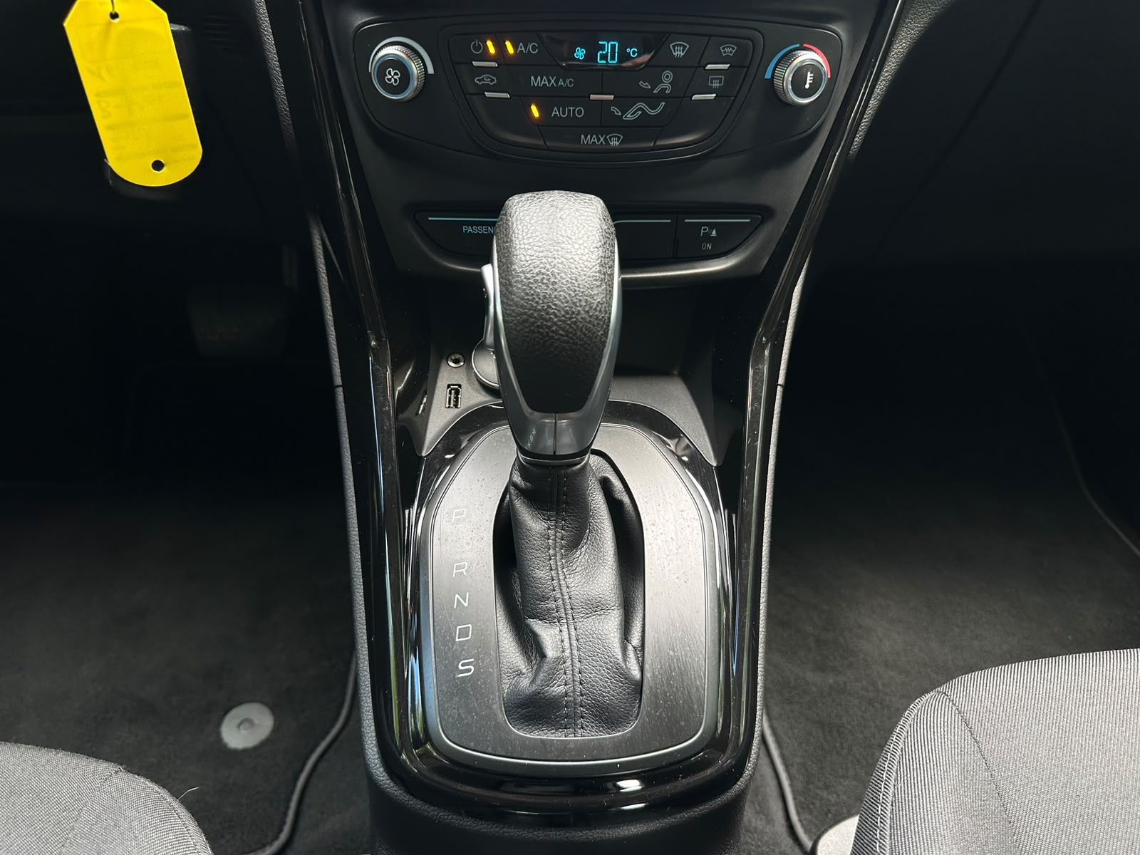 FORD B-Max 1.6 Ti-VCT Titanium PowerShift-image-22