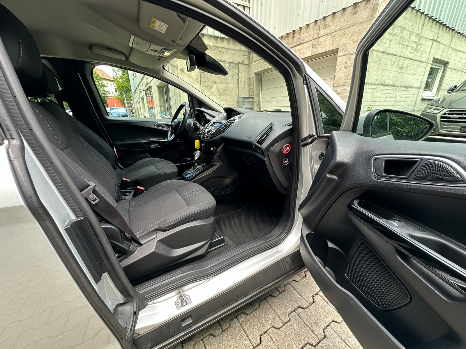 FORD B-Max 1.6 Ti-VCT Titanium PowerShift-image-16