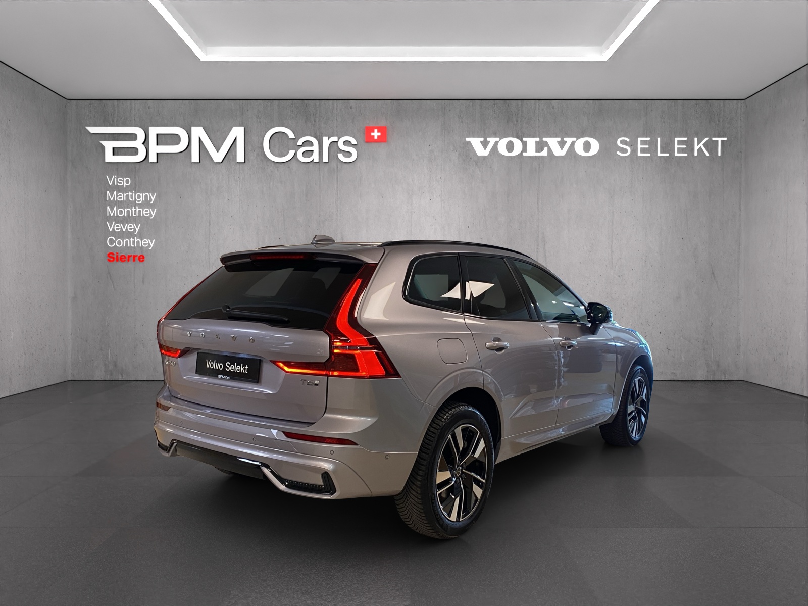 VOLVO XC60 T6 eAWD PluginHybrid Plus Dark Geartronic-showroom-element-1