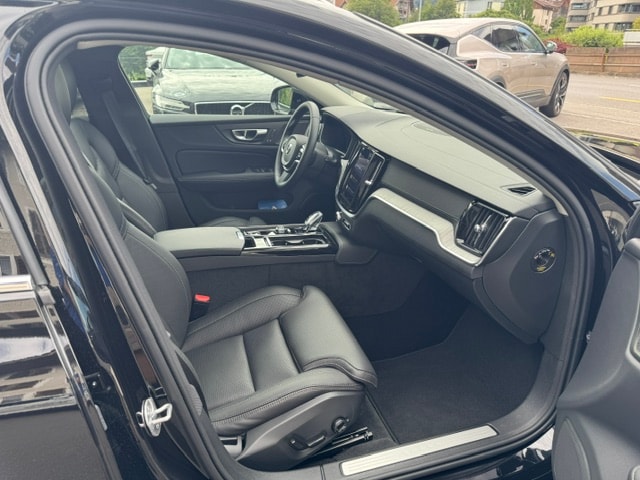VOLVO V60 2.0 T6 TE Ultimate Bright eAWD-image-15