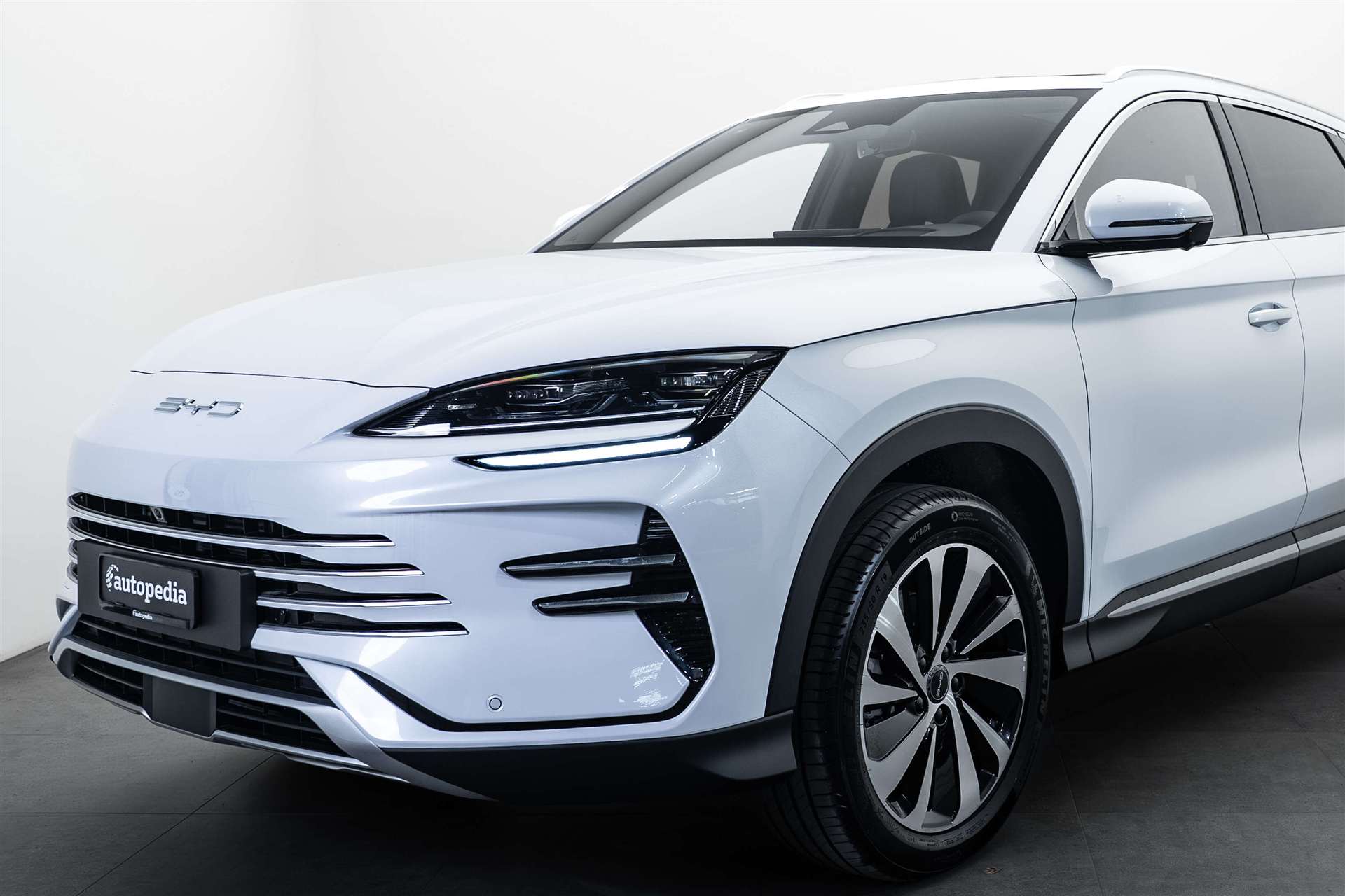 BYD Seal U DM-i PHEV Design AWD 324PS Automat-image-1