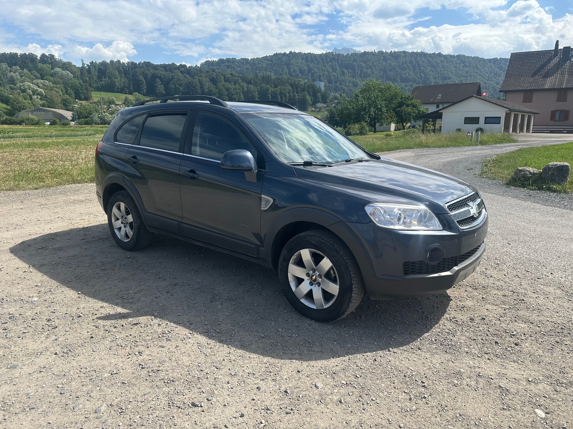 CHEVROLET Captiva 2.4 LS 4WD-image-3