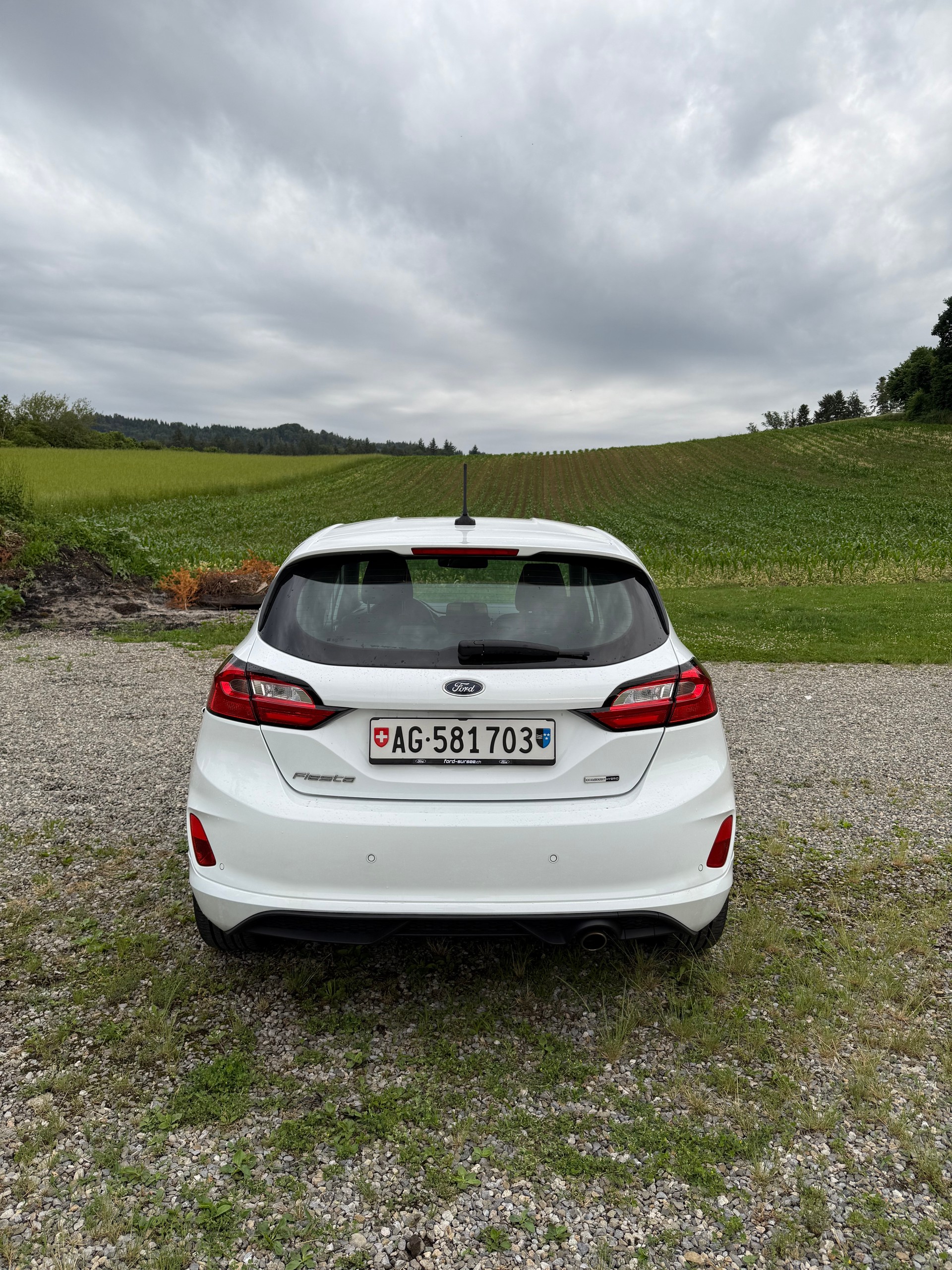 FORD Fiesta 1.0 EcoB Hybrid ST-Line-image-3