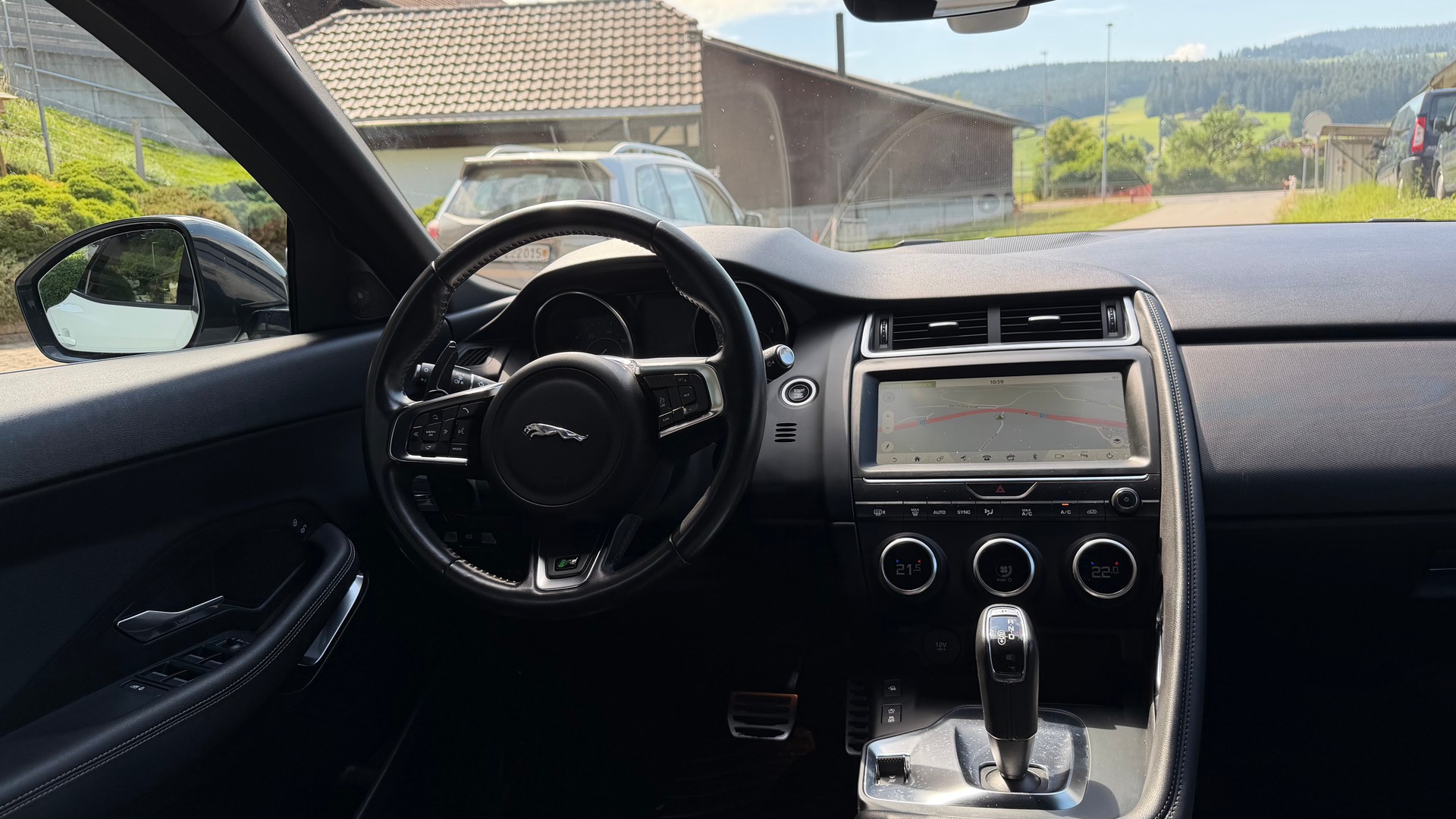 JAGUAR E-Pace 2.0d D150 R-Dynamic AWD Automatik-image-7