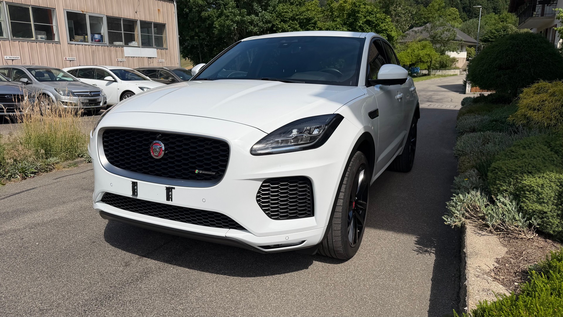 JAGUAR E-Pace 2.0d D150 R-Dynamic AWD Automatik-image-2