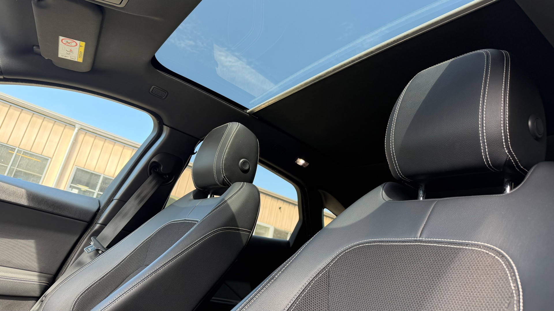 JAGUAR E-Pace 2.0d D150 R-Dynamic AWD Automatik-image-9