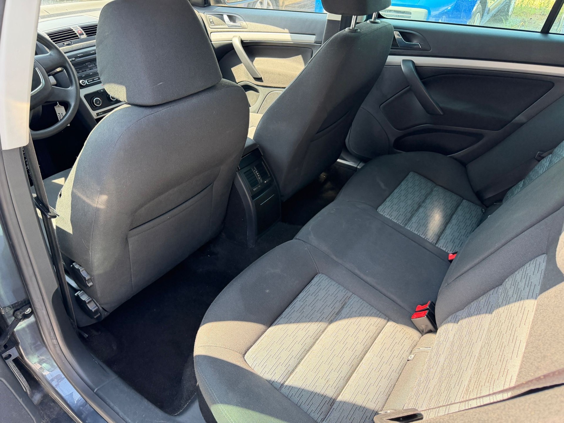 SKODA Octavia 1.6 TDI Greenline-image-9