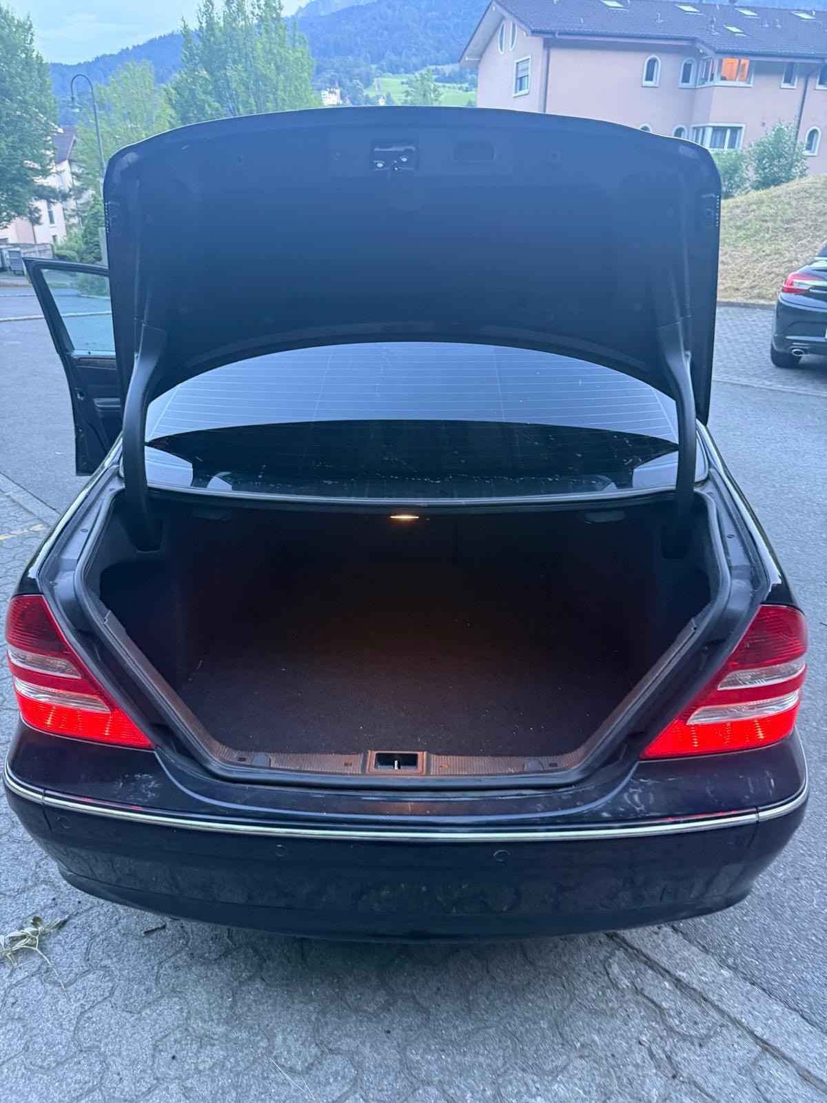 MERCEDES-BENZ C 320 Avantgarde 4Seasons 4Matic Automatic-image-12