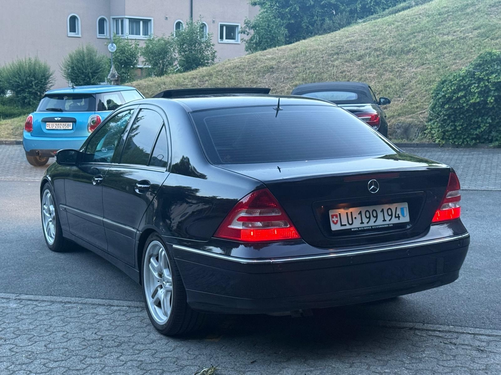 MERCEDES-BENZ C 320 Avantgarde 4Seasons 4Matic Automatic-image-3
