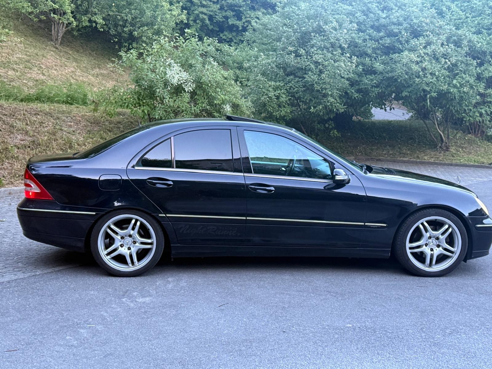 MERCEDES-BENZ C 320 Avantgarde 4Seasons 4Matic Automatic-image-6