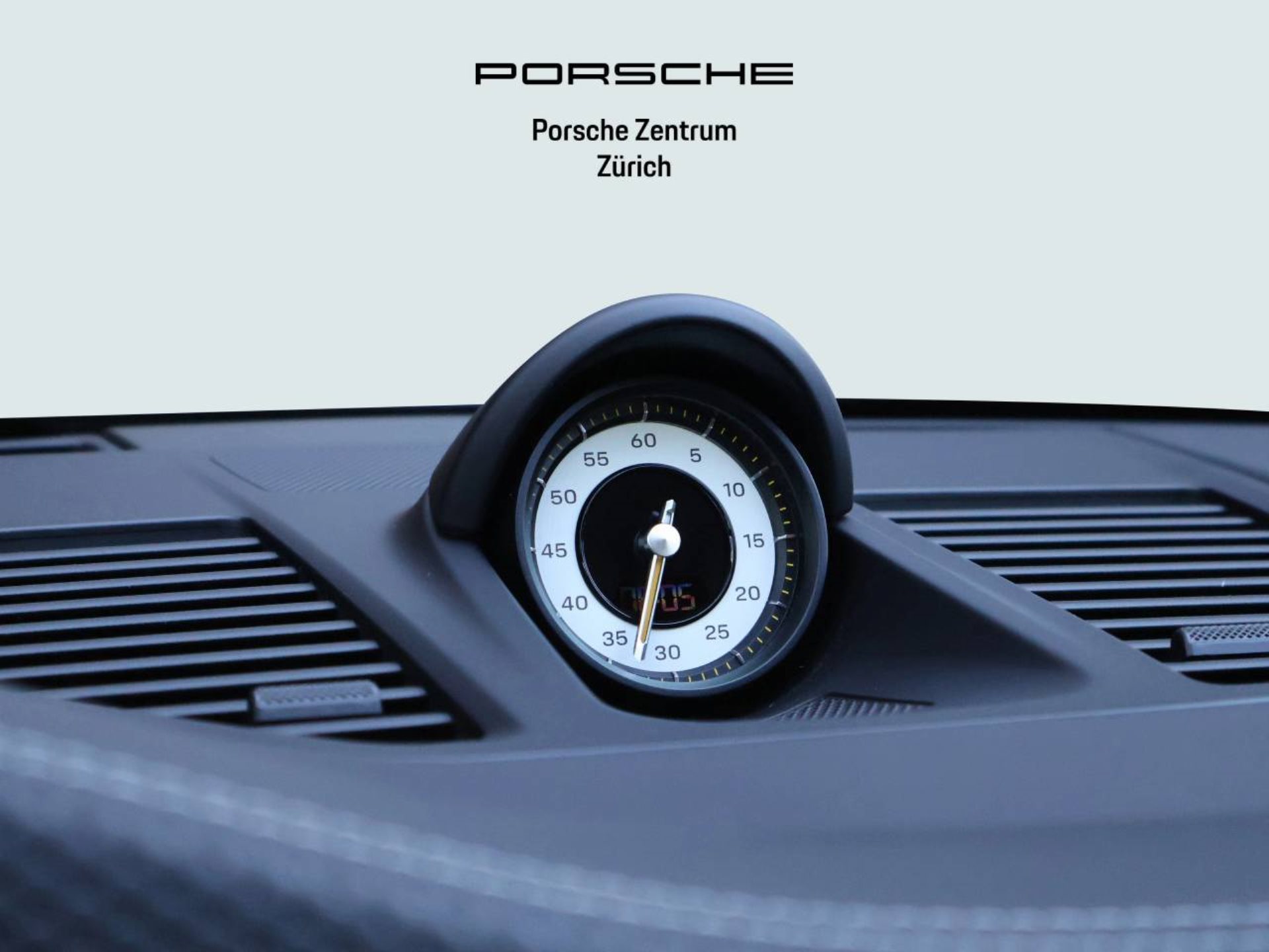 PORSCHE 911 GT3 mit Touring-Paket-image-18